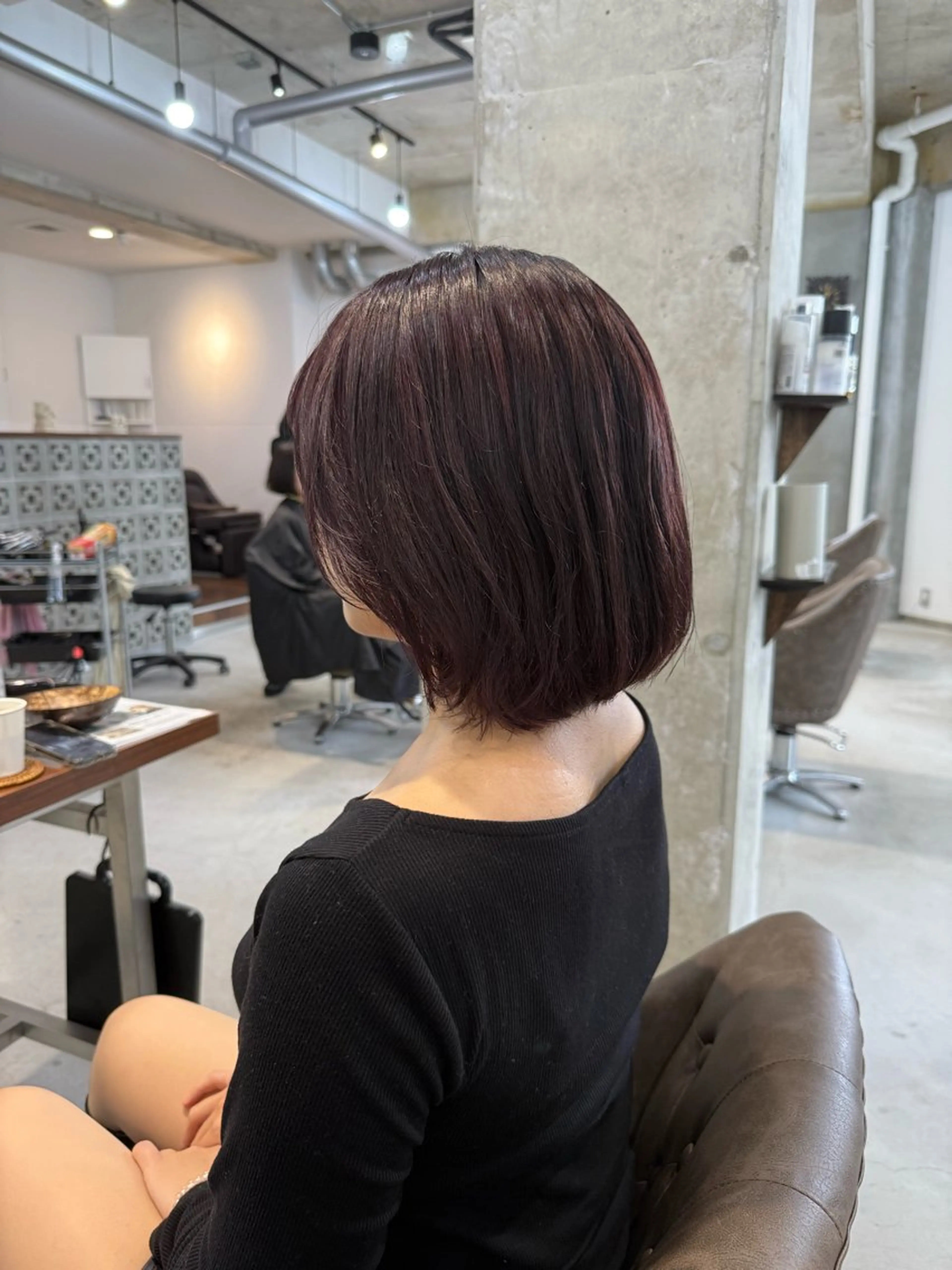 ショート カラー ボルドーカラー カット ヘアカラー トリートメント カイリ /レイヤーカットのヘアスタイル