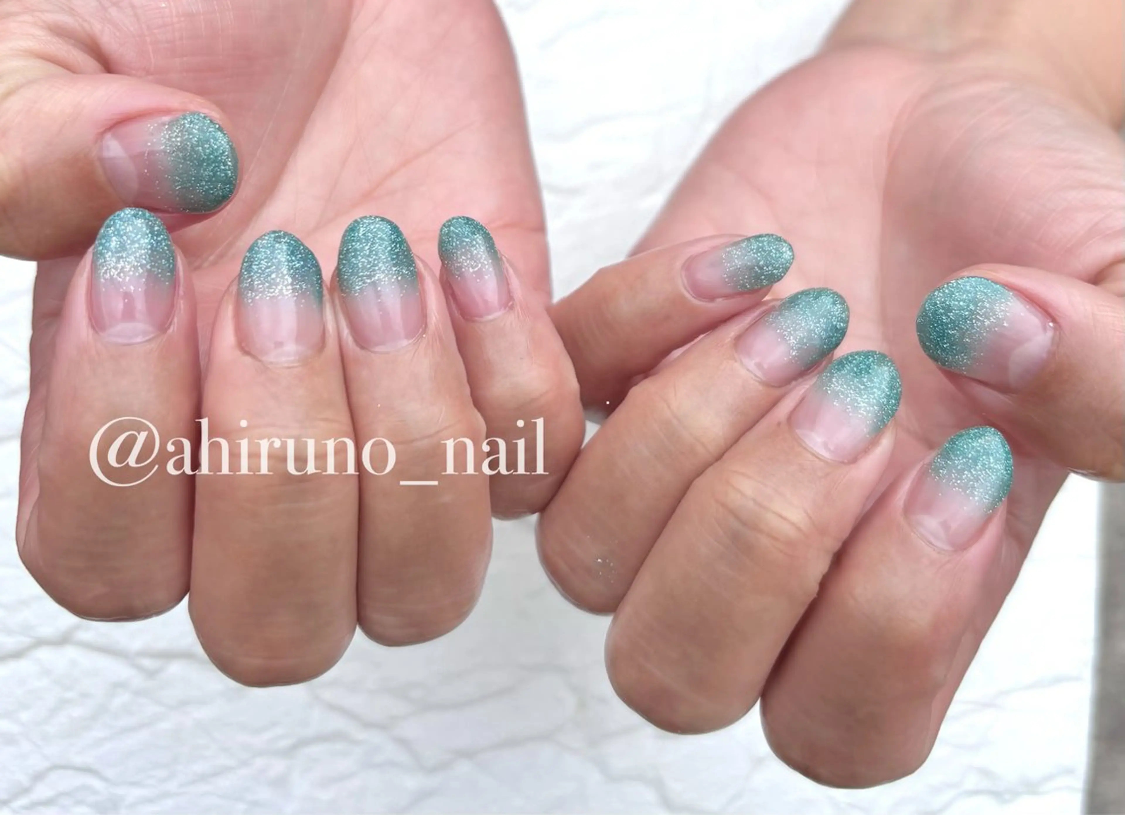 ネイル グラデーション グリーン ラメ(グリッター) ラメグラデーション シンプルネイル ハンドネイル 東京あきる野市ネイル ✿ ｙｕiのネイルデザイン