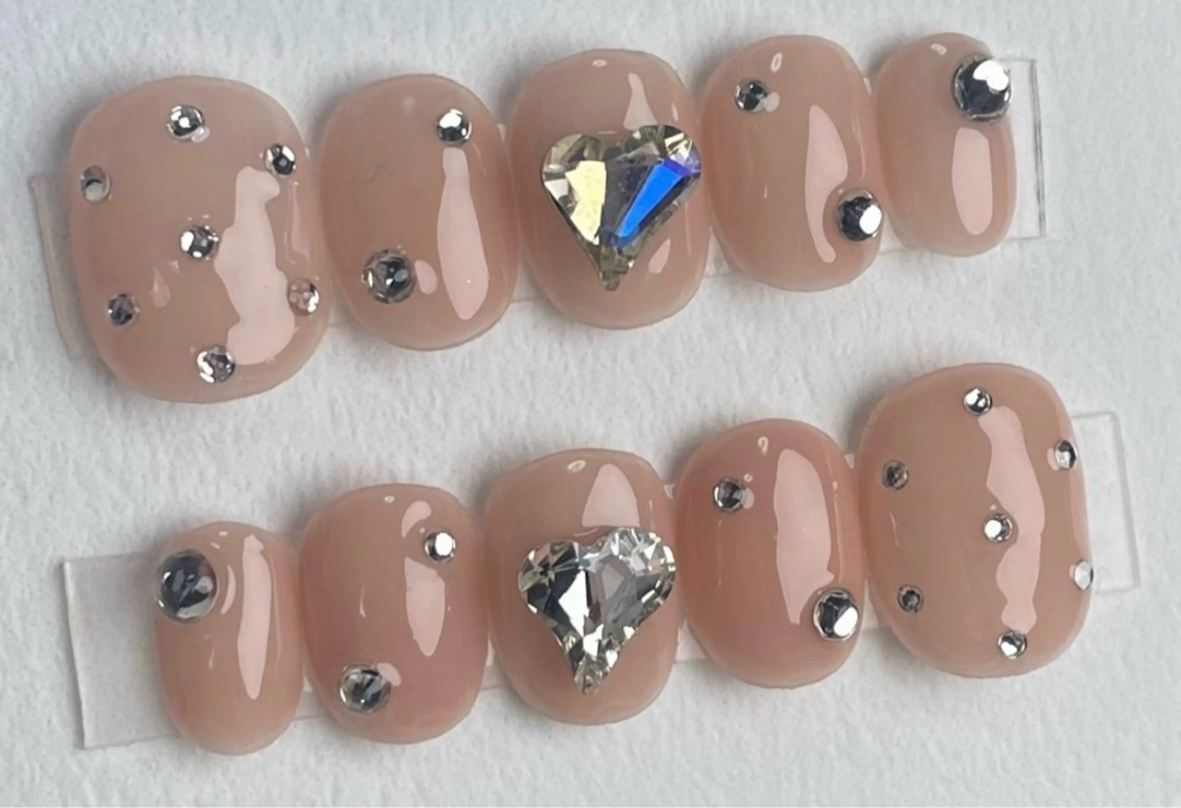 ネイル ハート キラキラネイル ストーンネイル LUCIA(ルシア）所属・LUCIA 南柏ネイルサロンのネイルデザイン
