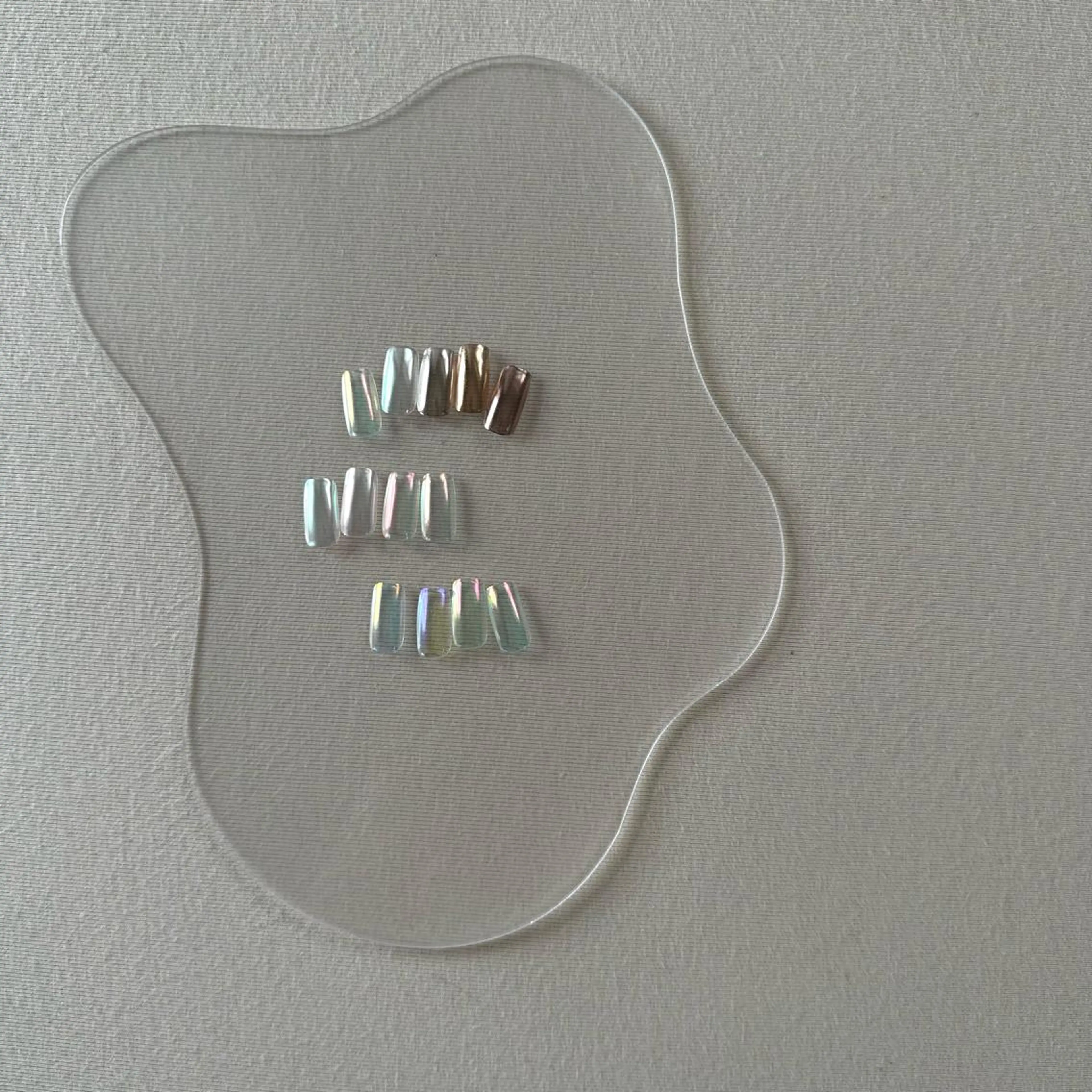 ショート カラー ネイル マツエク・マツパ アイブロウ 眉カラー ミラーネイル ハンドネイル ar. harajukuのネイルデザイン