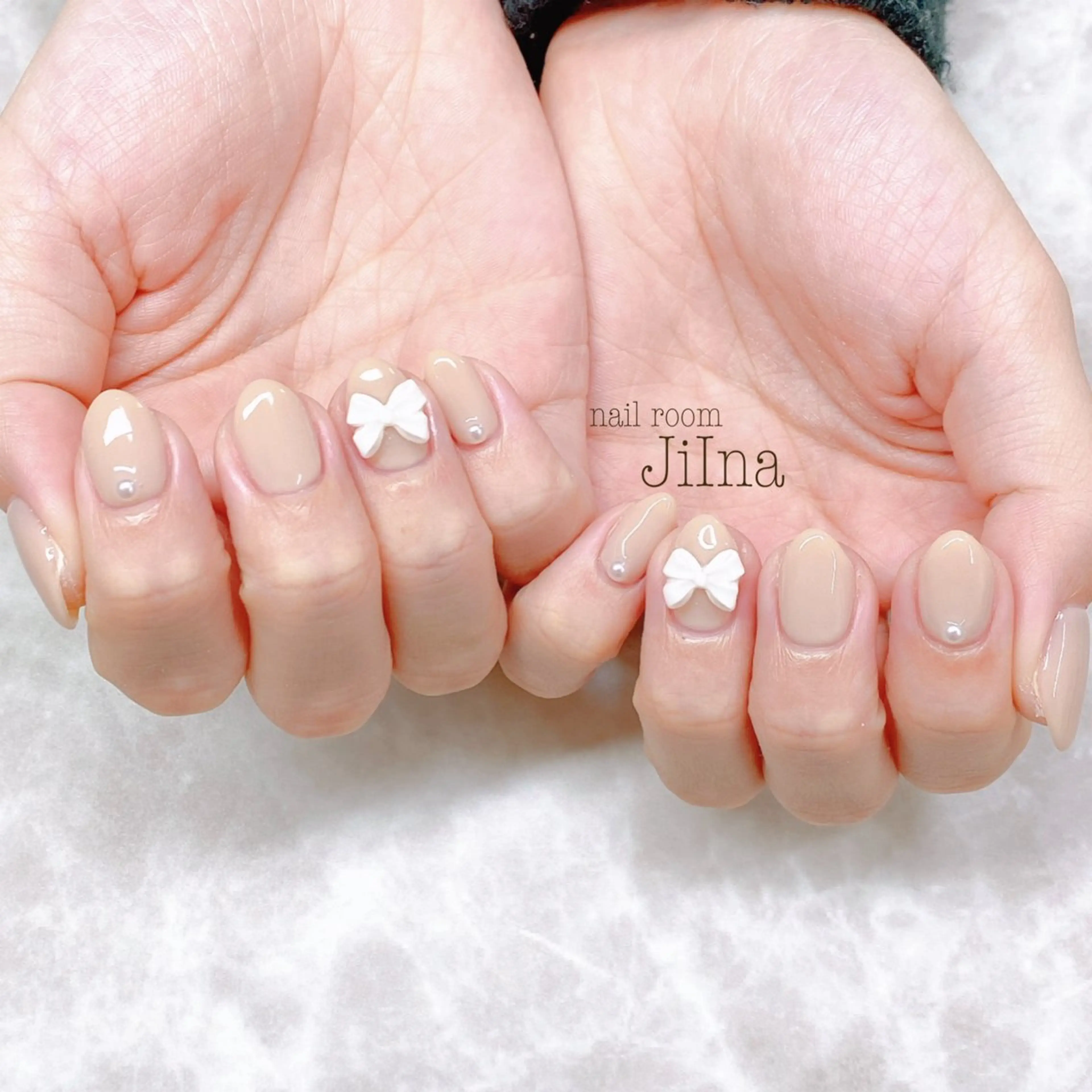 ネイル ワンカラーネイル リボン JiIna nailのネイルデザイン
