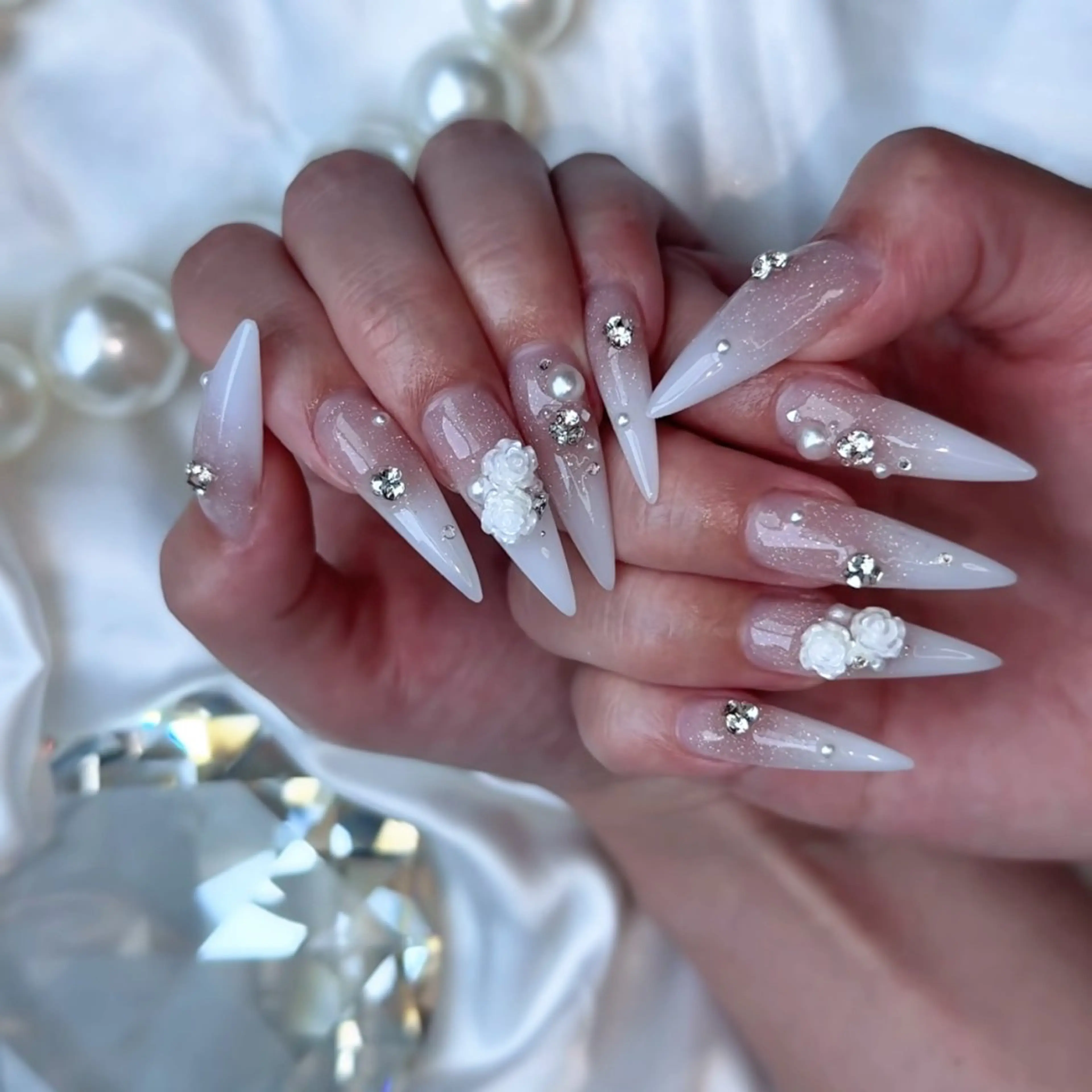 ネイル キラキラネイル シンプルネイル 春ネイル ワンホンネイル 冬ネイル ハンドネイル SORA Nailのネイルデザイン