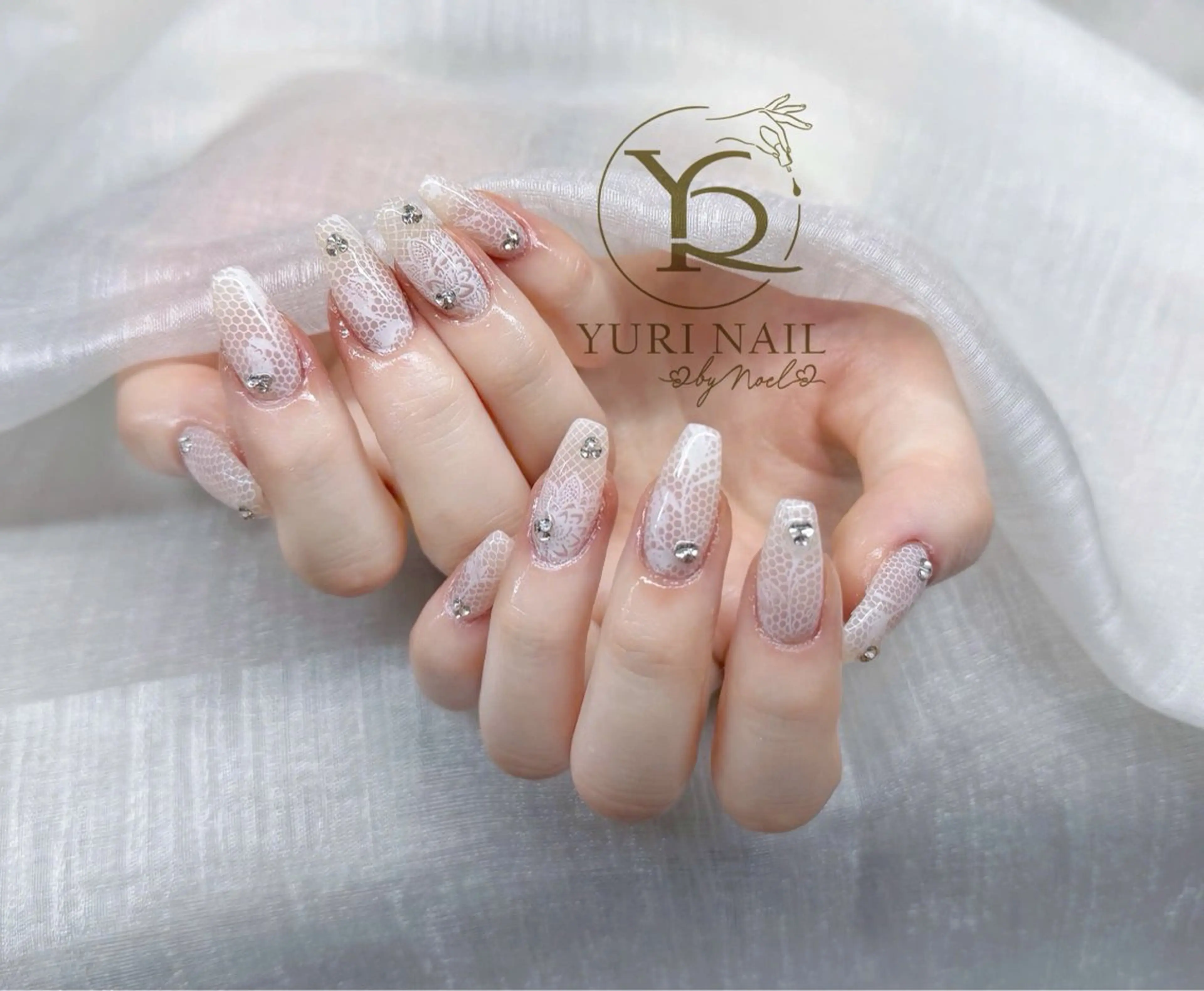 ネイル オーロラネイル ブルー チークネイル フットネイル フレンチネイル ハンドネイル フットネイル ハンドケア YURI Nail Funabashiのネイルデザイン