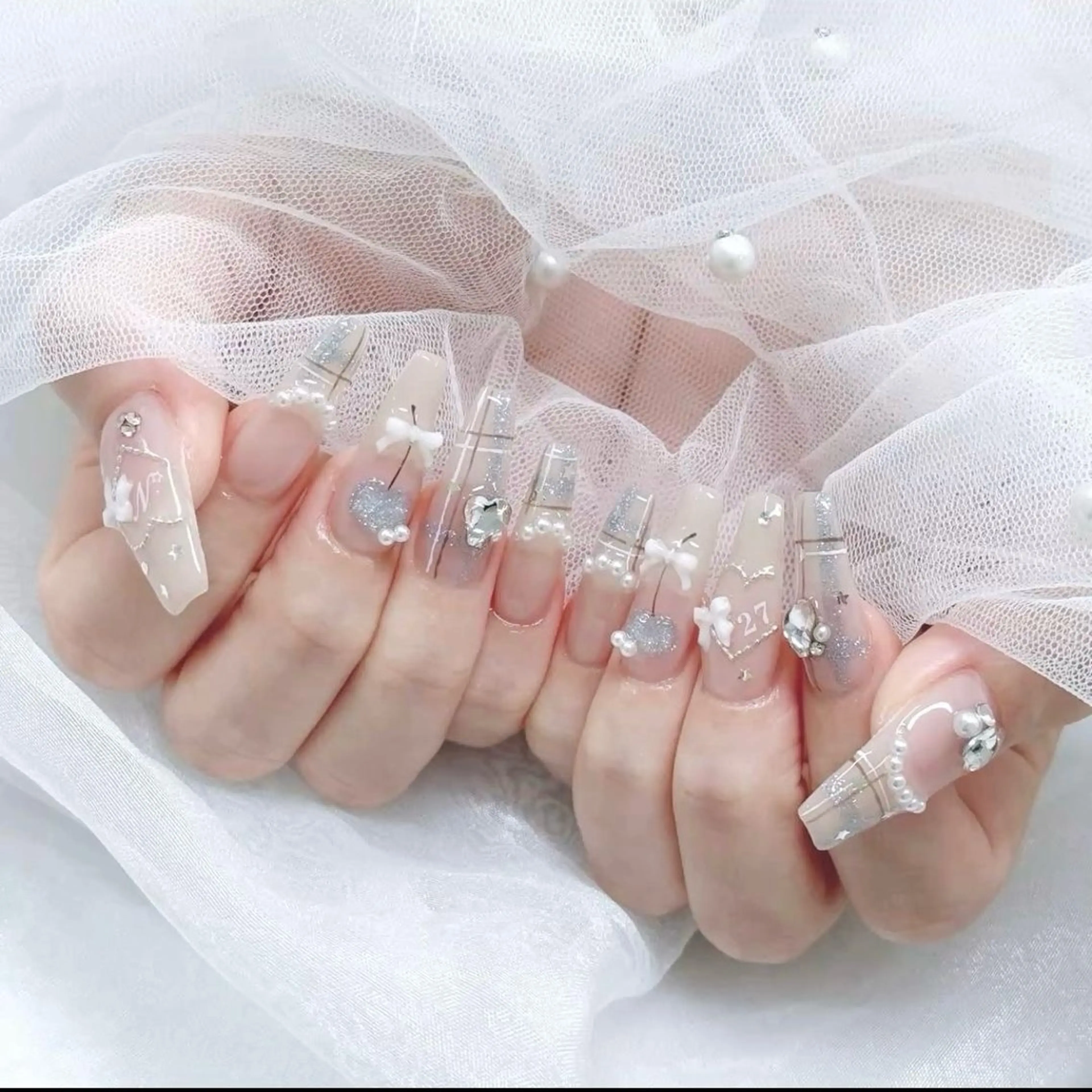 ネイル ハンドネイル ハンドケア Nihonthy Nail 新宿のネイルデザイン