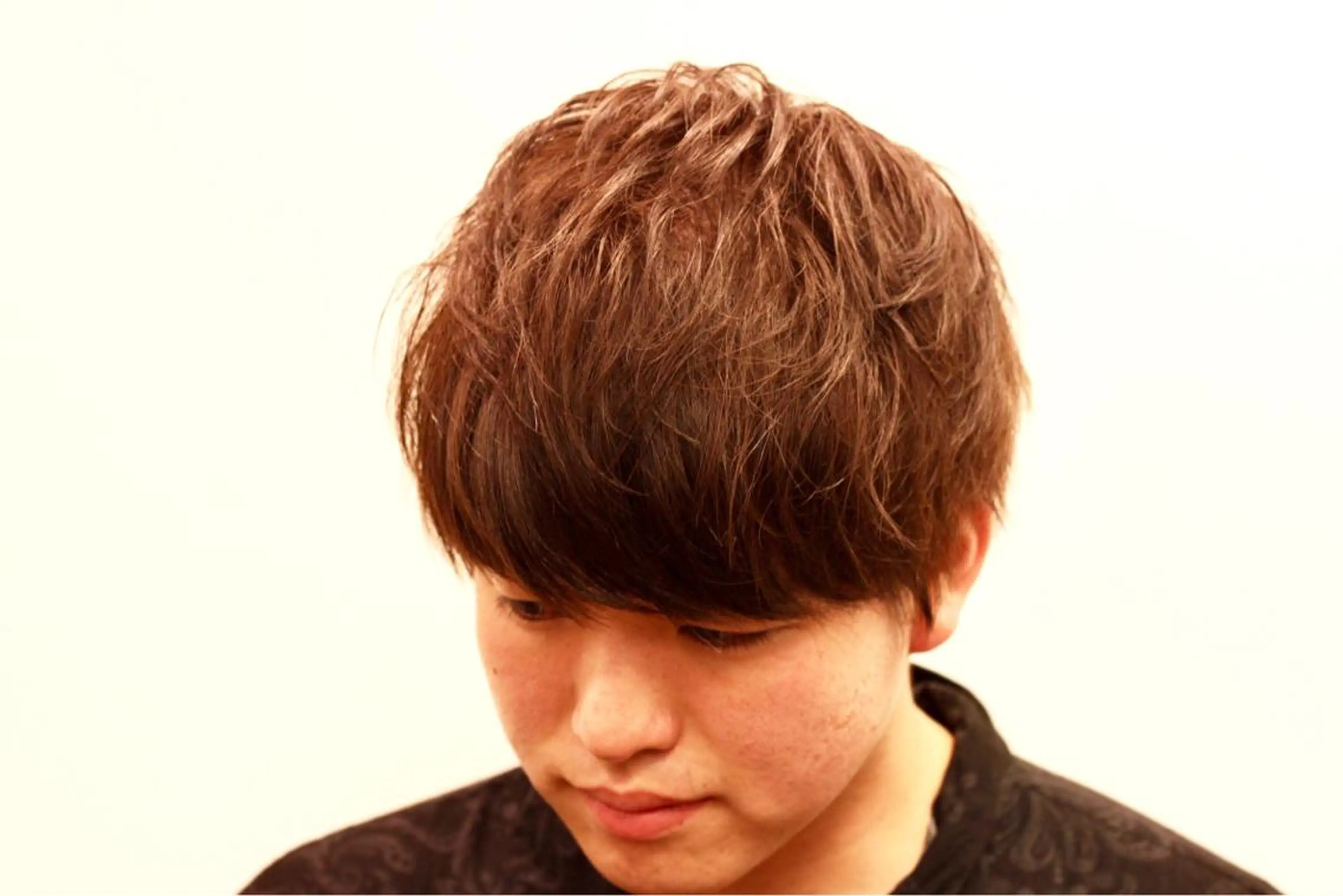 ミディアム カラー メンズ マッシュ アッシュ ベージュカラー カット ヘアカラー 前田賢生 ご新規様はNGのヘアスタイル