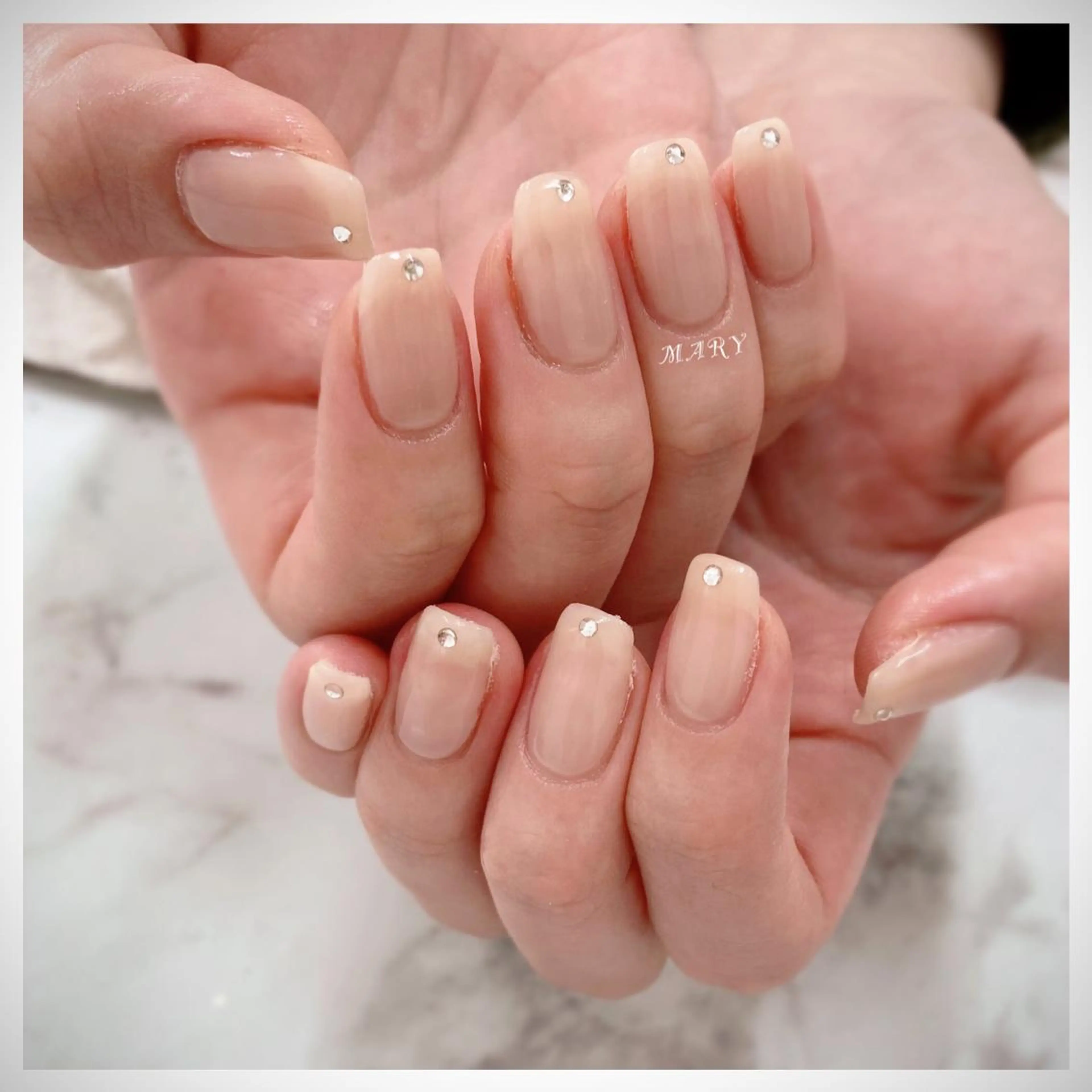 ネイル ニュアンスネイル オフィスネイル ワンカラーネイル シンプルネイル スクエアネイル ハンドネイル Mary nail .narumiのネイルデザイン