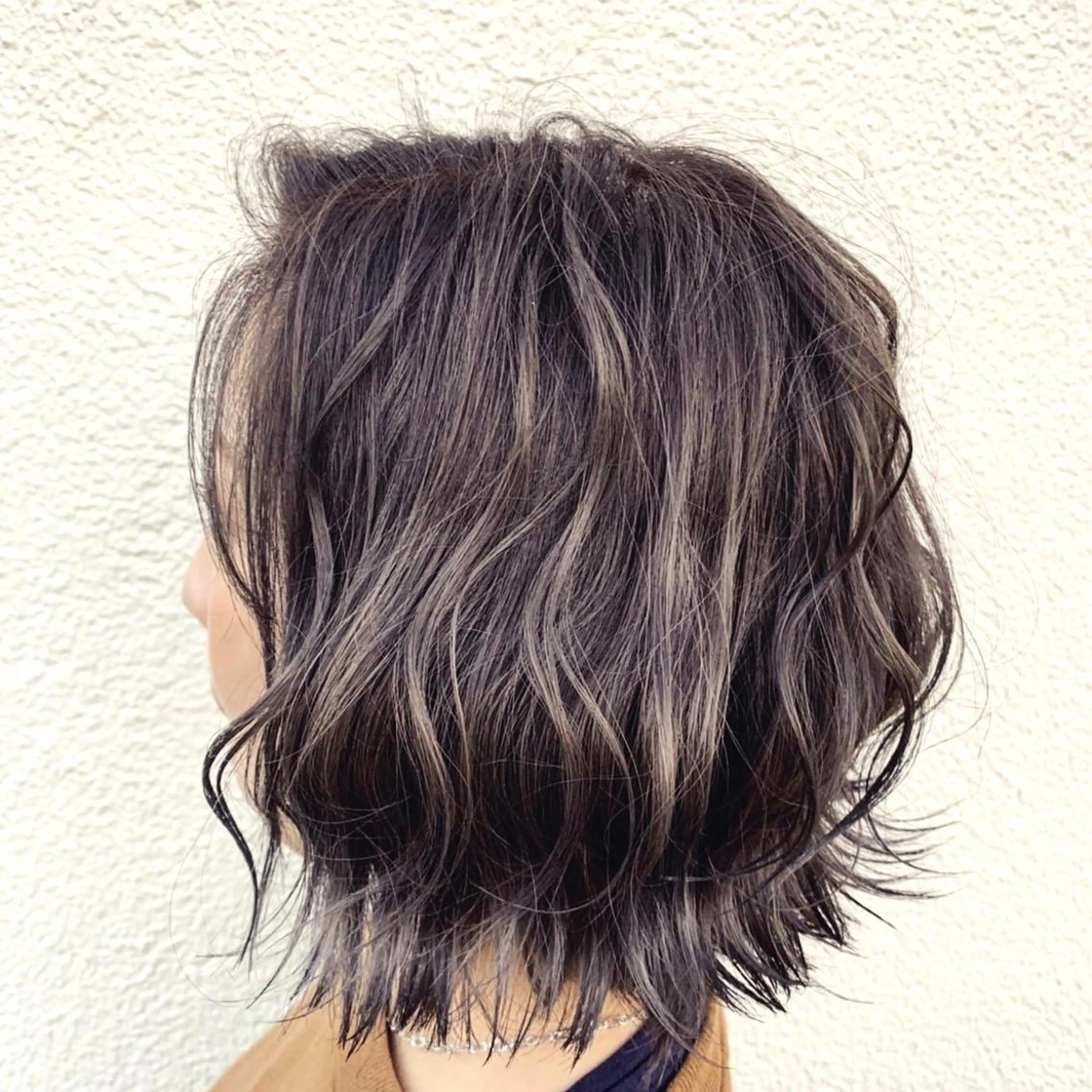 ミディアム 西村 真実子のヘアスタイル