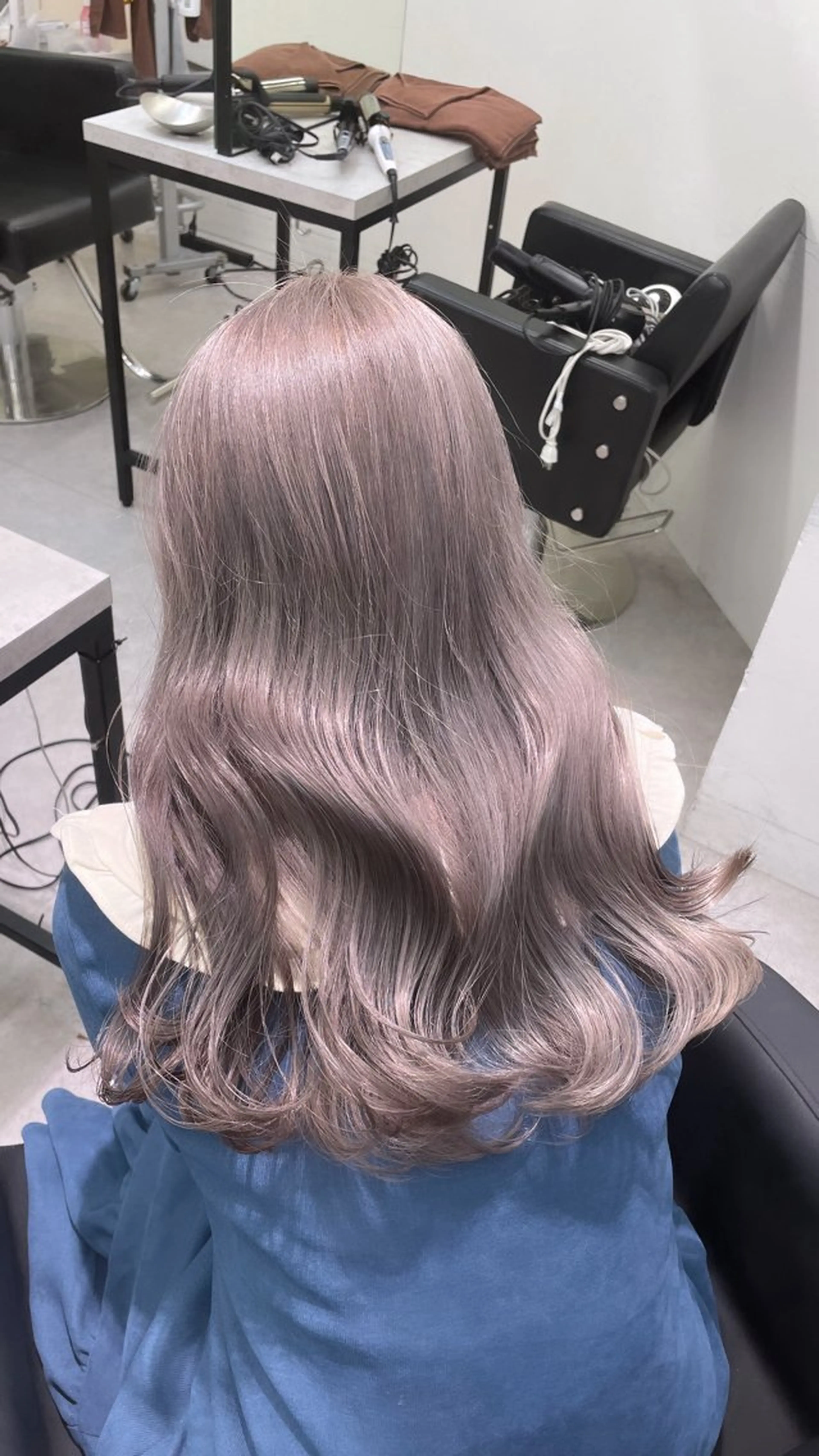 ロング カラー 💍透明感 💖艶ミルクティーのヘアスタイル