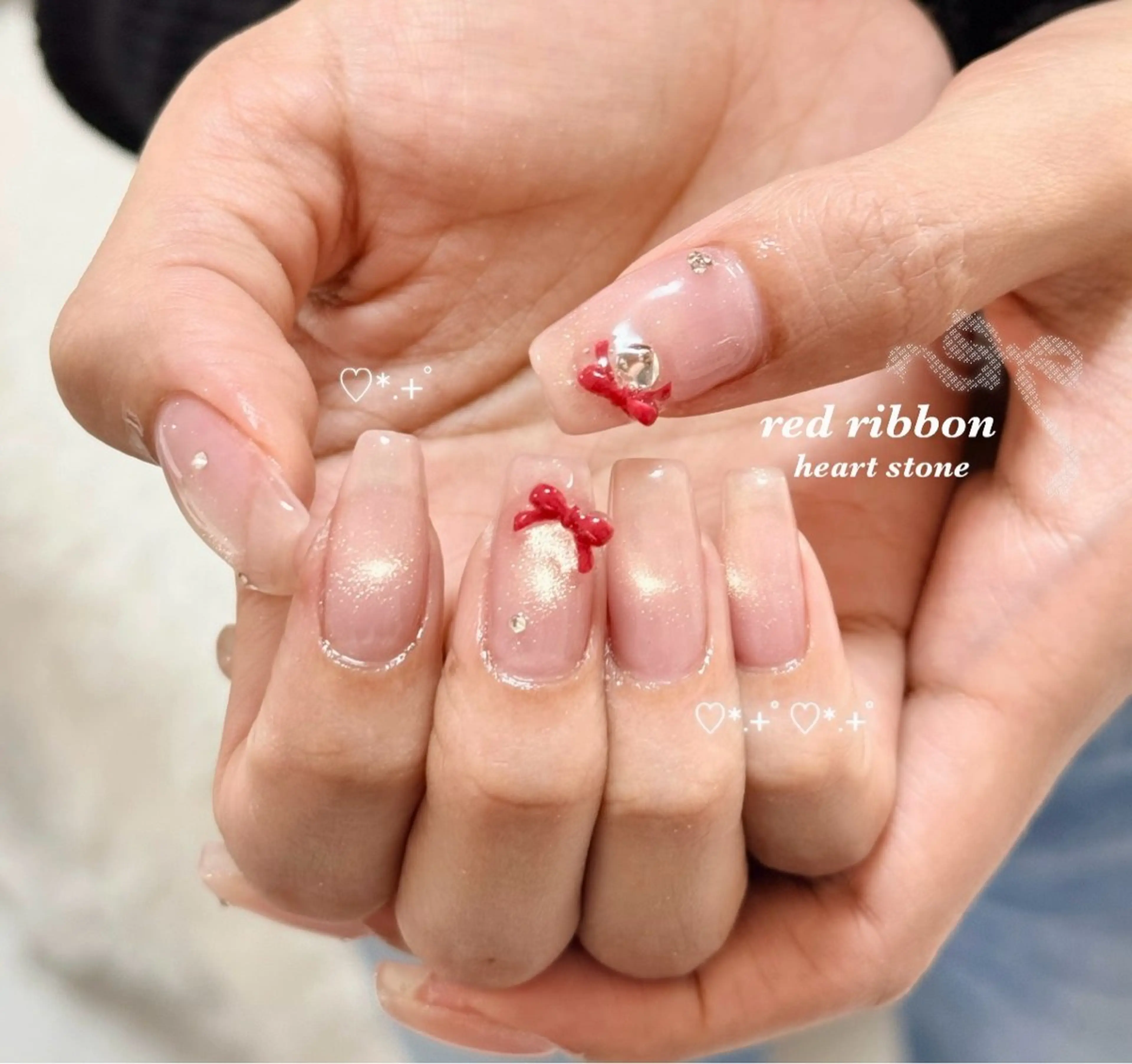 ネイル ガーリー ハート マグネットネイル リボン 冬ネイル ハンドネイル Blanche Ayaのネイルデザイン