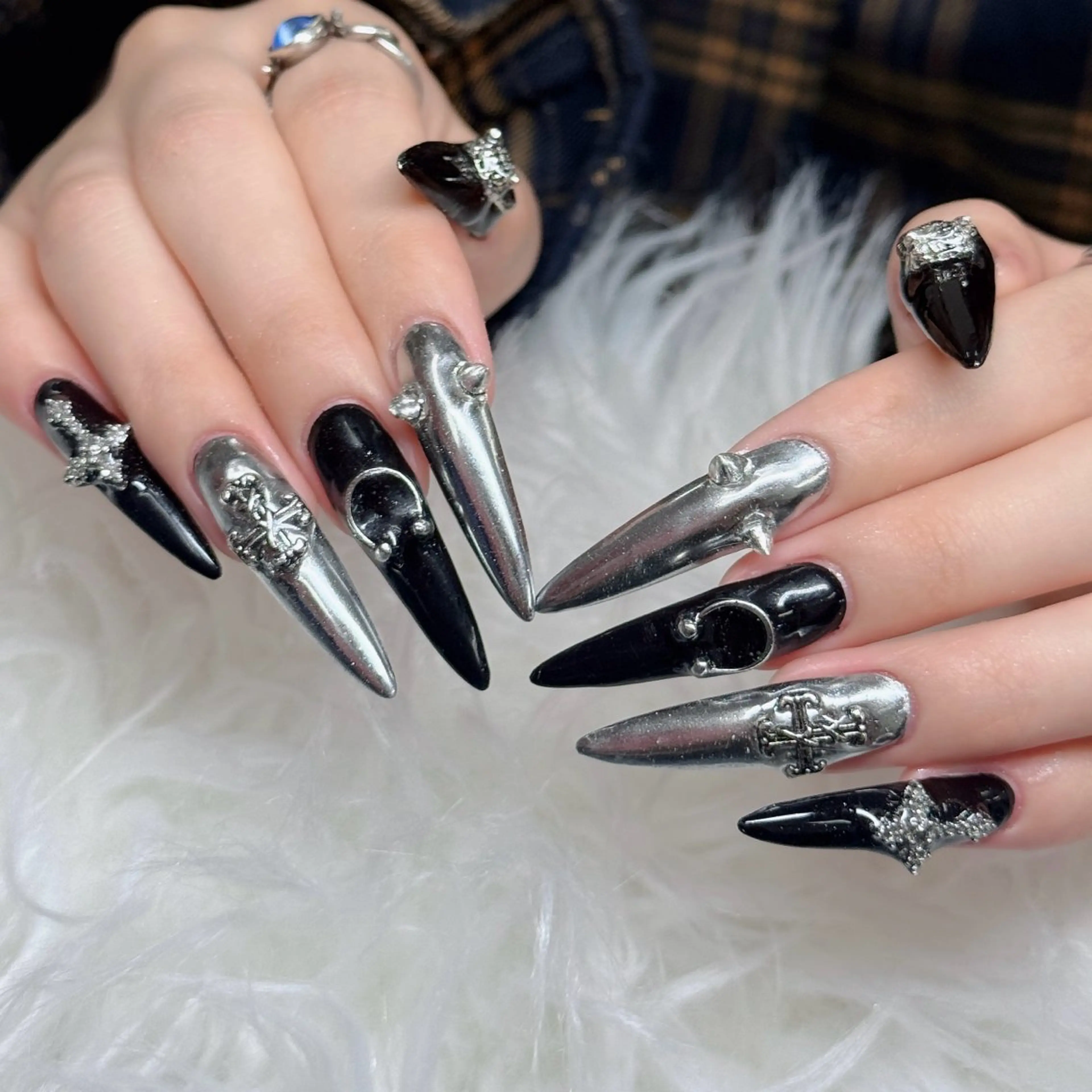 ネイル ロングネイル マグネットネイル リボン スーパーロングネイル ネイルチップ Hani Nail Salonのネイルデザイン