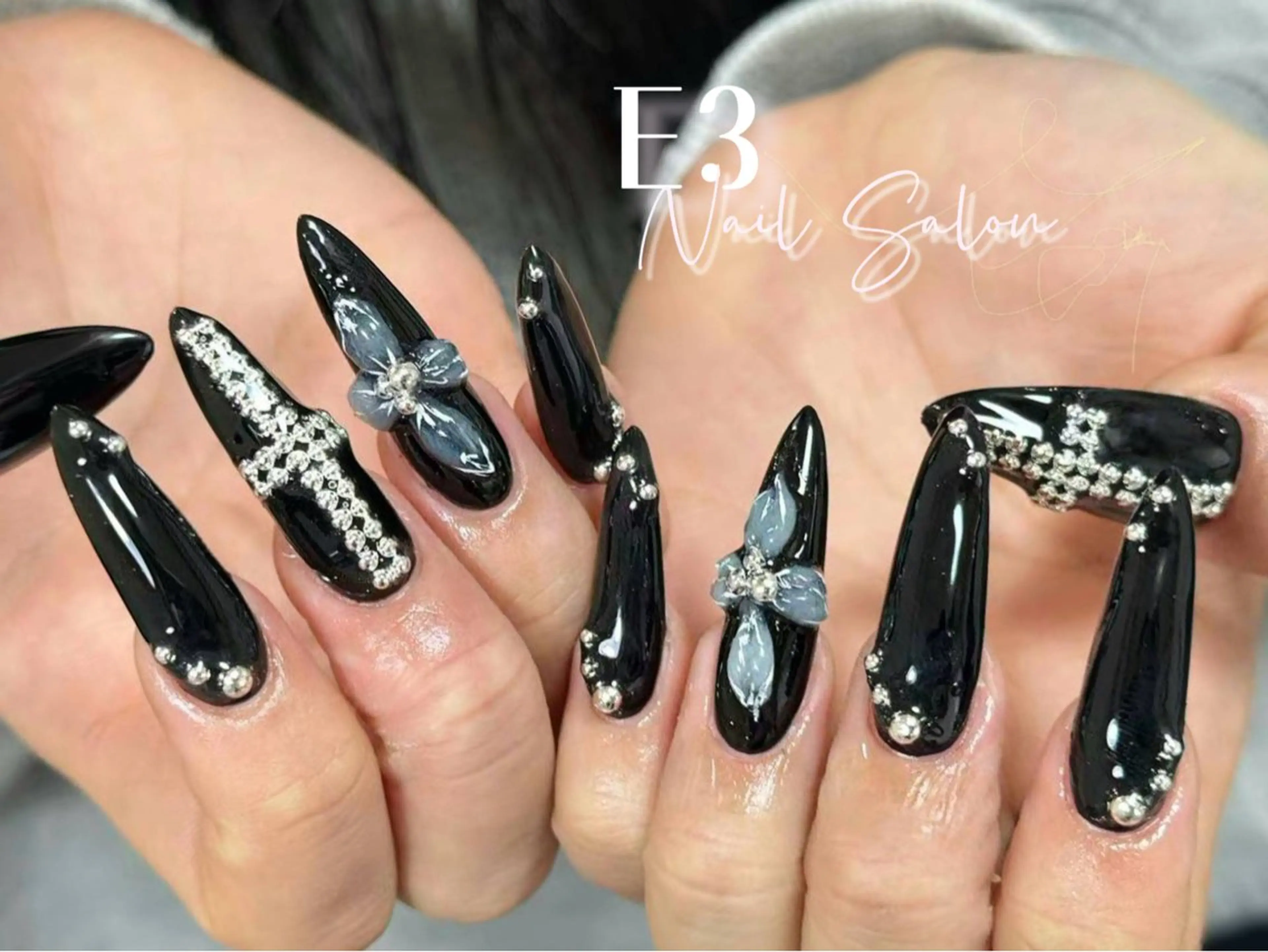 ネイル フレンチネイル ジェルネイル ガラスフレンチ グラデーション キラキラネイル ハンドネイル E3 Nail Salonのネイルデザイン