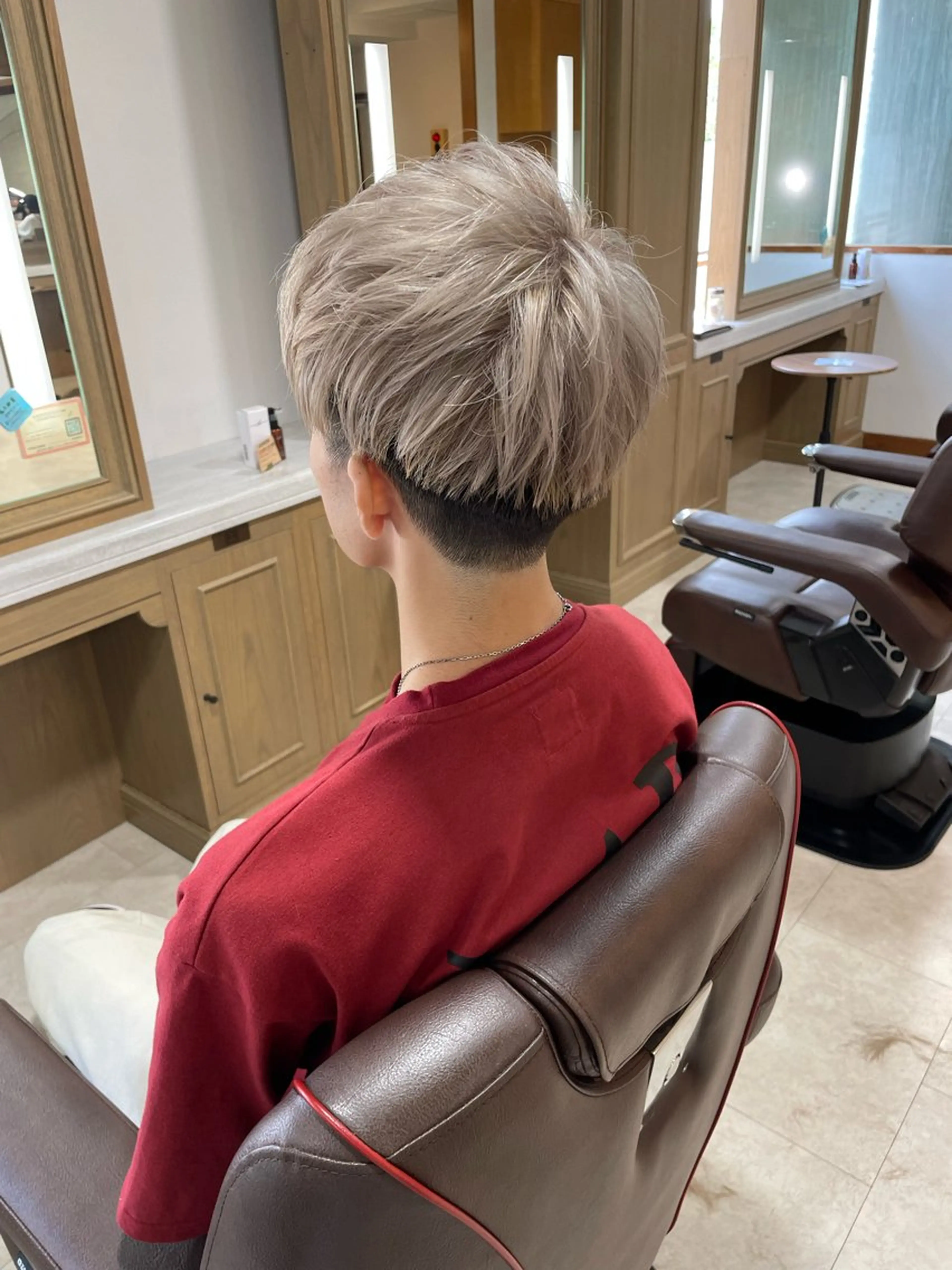 ショート カラー メンズ メンズブリーチ ベージュカラー ブリーチ ホワイトベージュ 🌟デザインカラー 🌟コノミ🌟のヘアスタイル