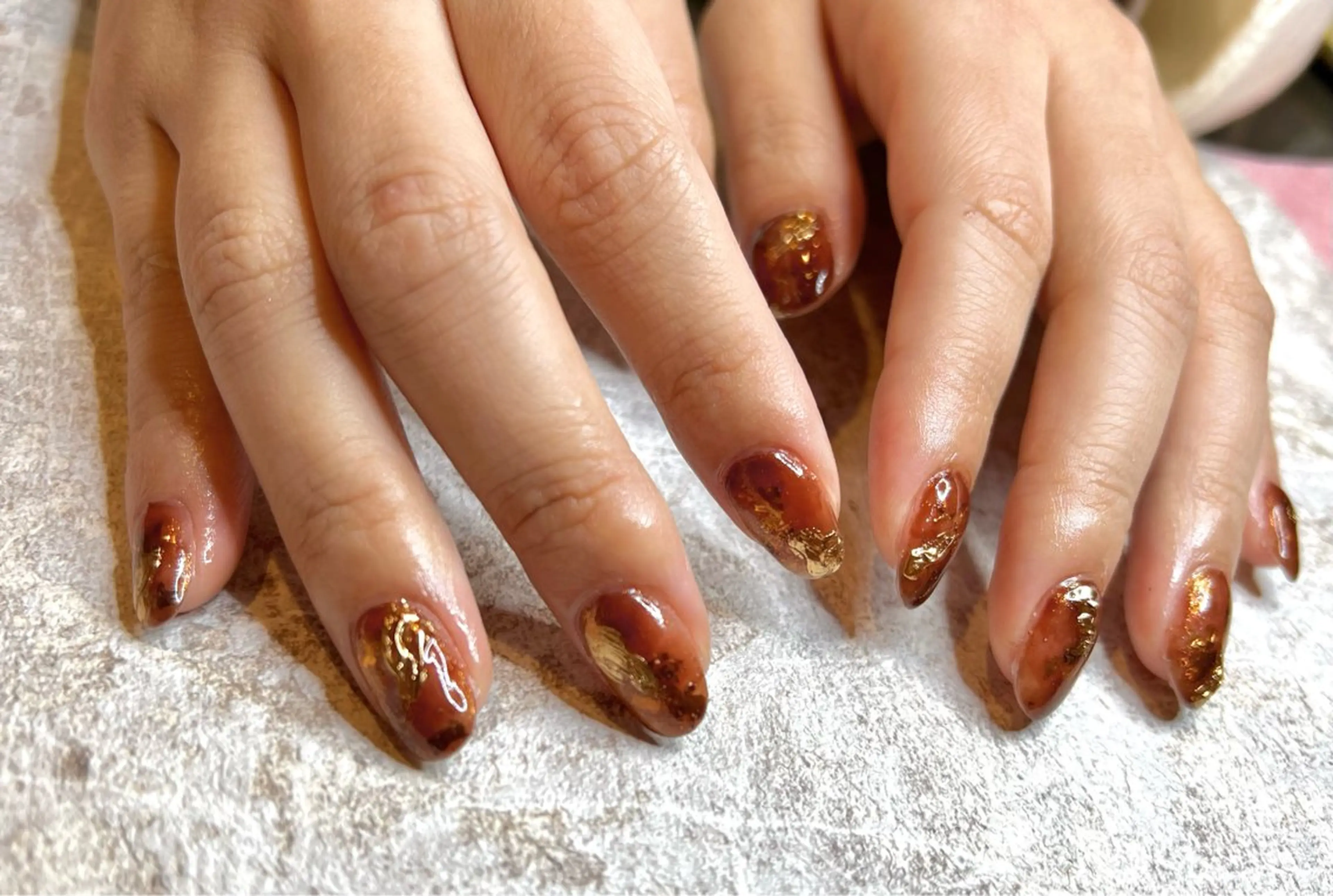 ネイル べっ甲ネイル ゴールド ぷっくりネイル ハンドネイル watanabe chihiroのネイルデザイン
