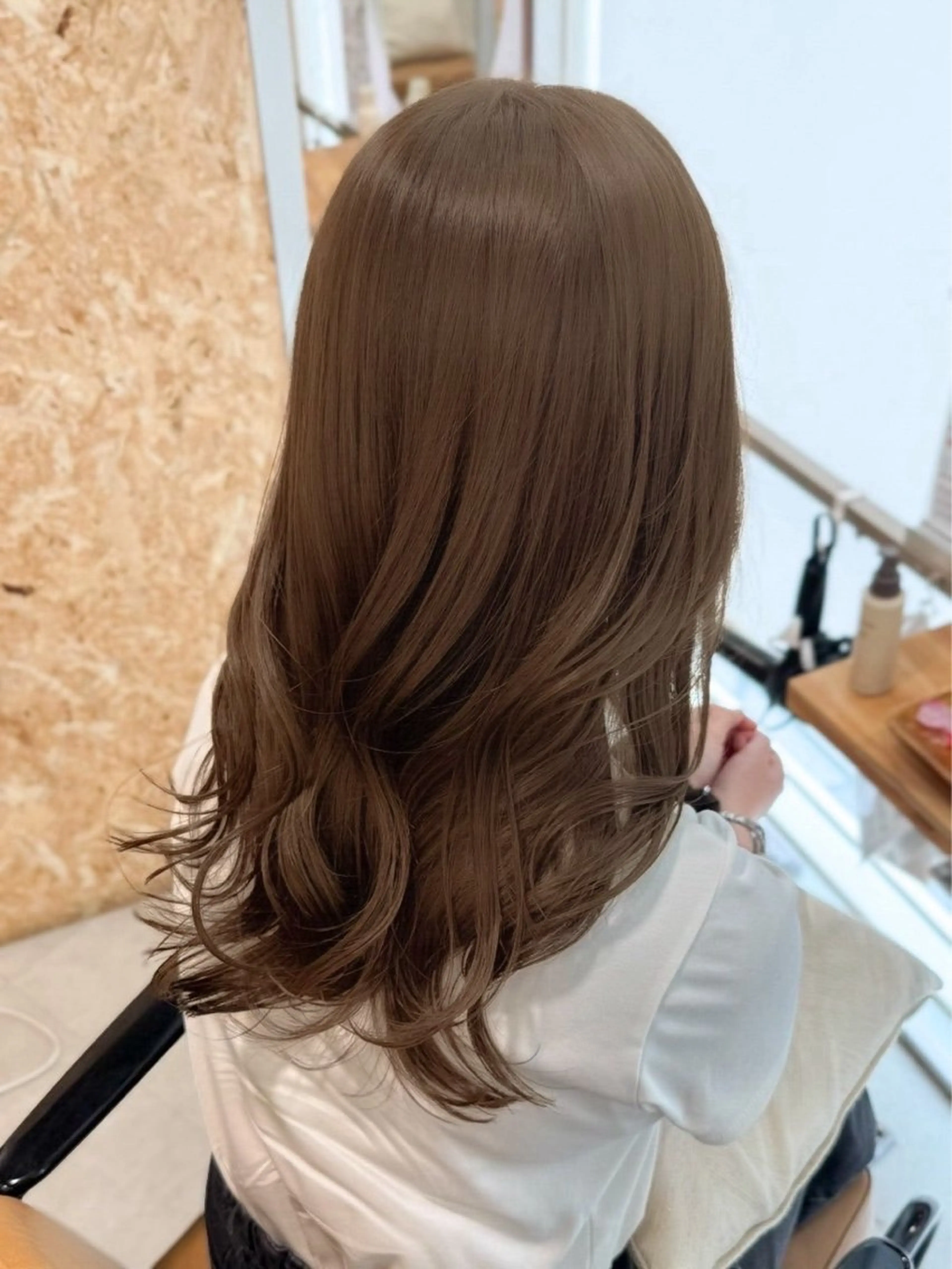 ロング カラー ベージュカラー ioe/神戸三宮 /三國雅矢のヘアスタイル