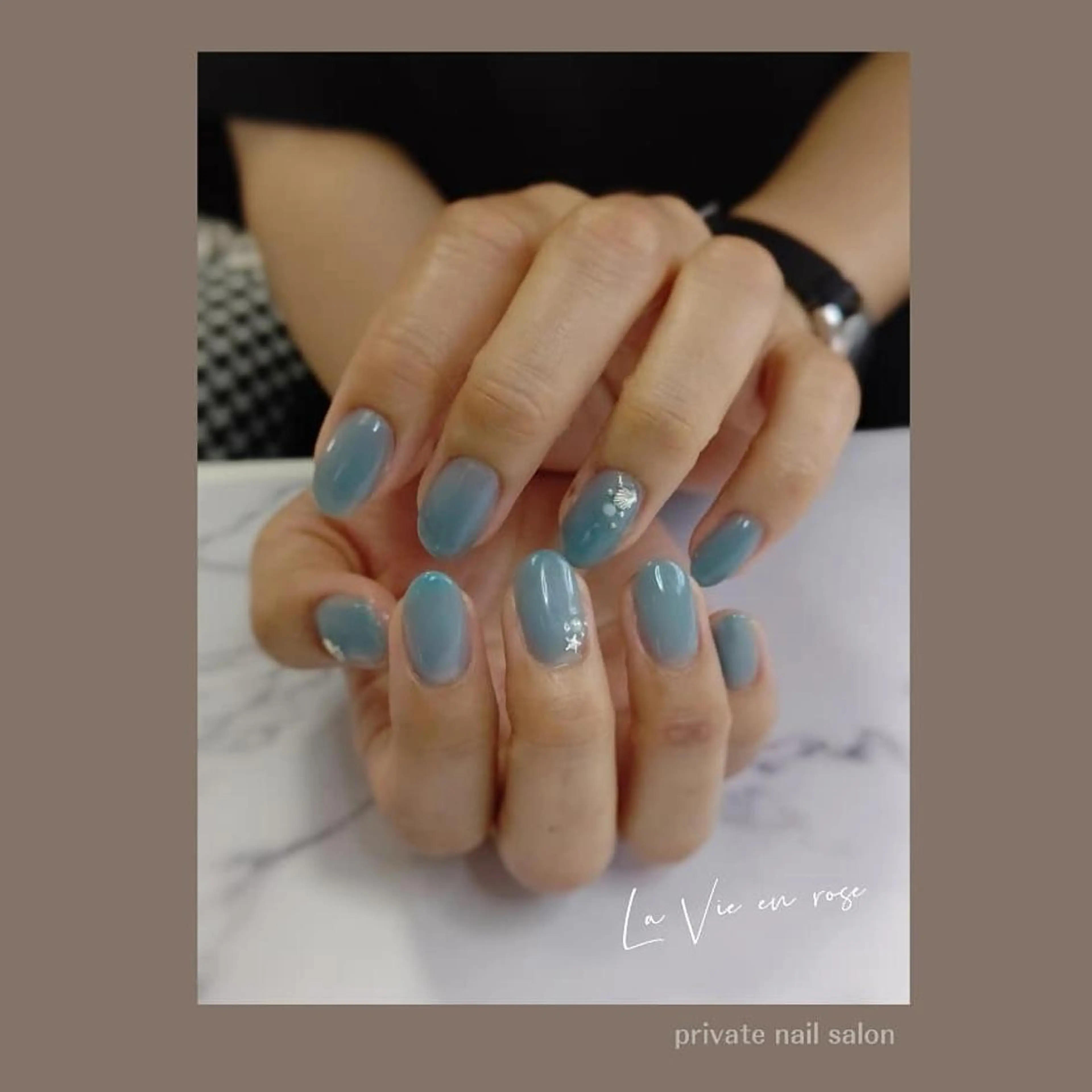 ネイル ラヴィアン ローズのネイルデザイン