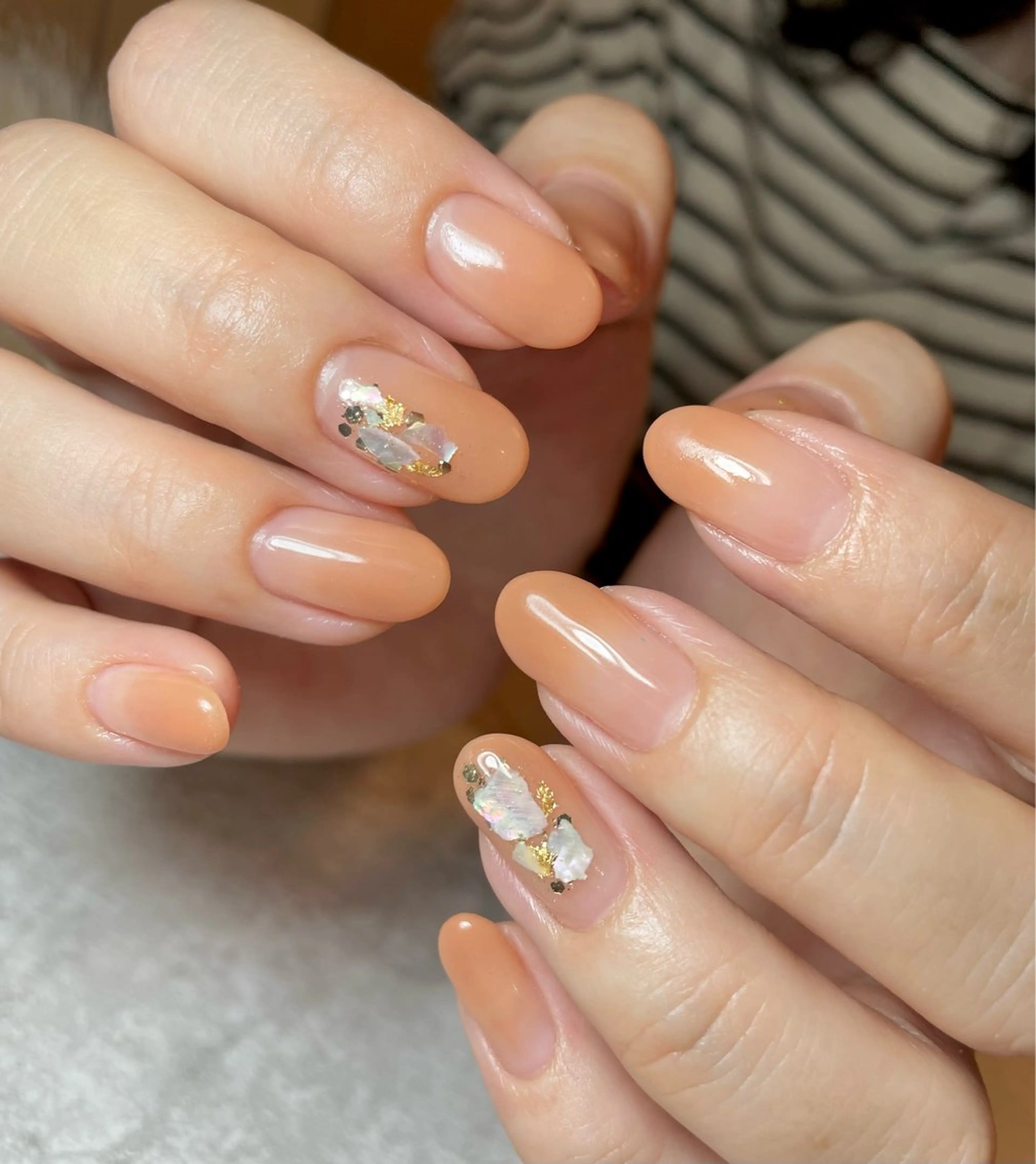 ネイル グラデーション 持ち込み オフィスネイル nana .のネイルデザイン