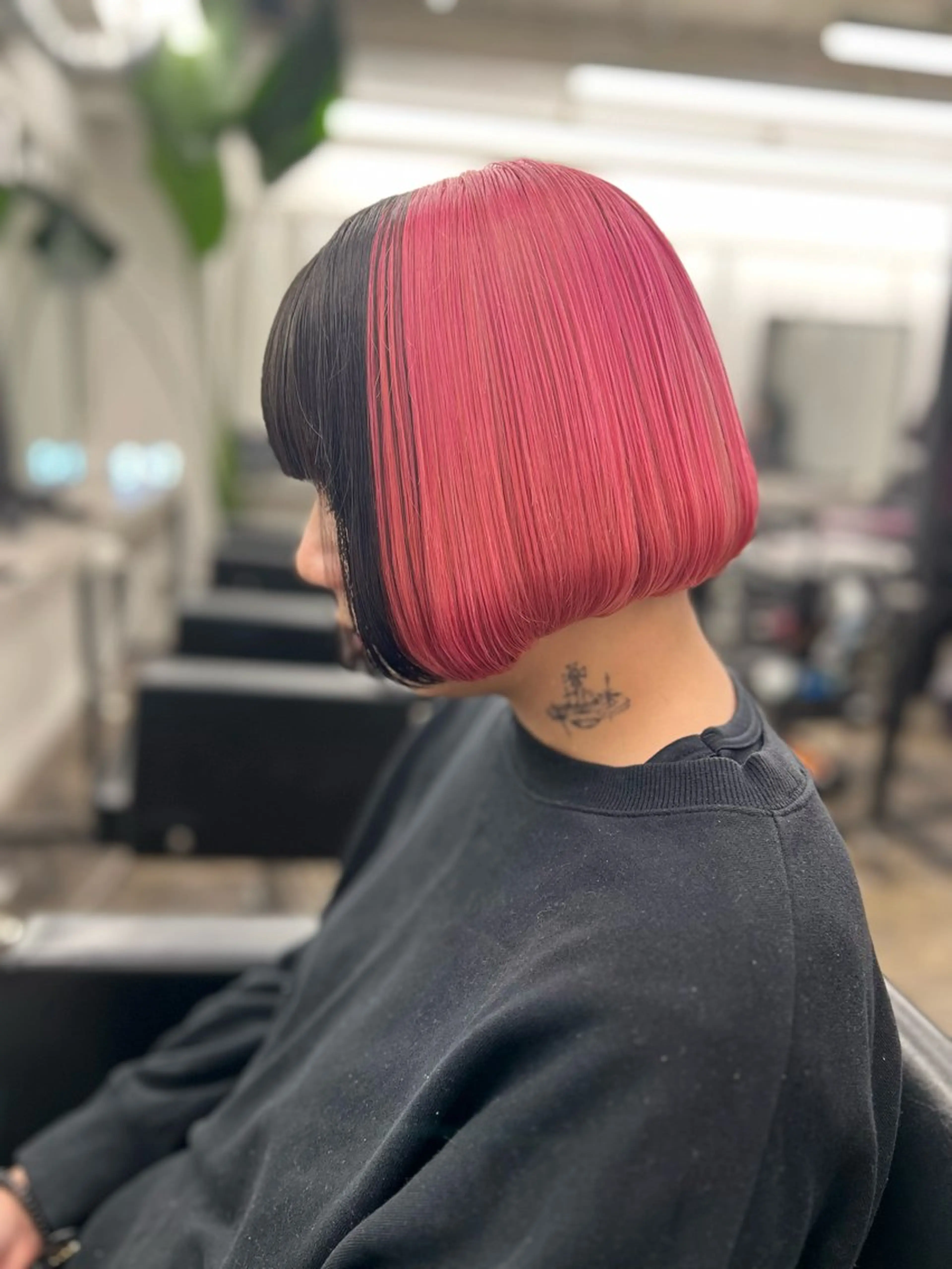 ミディアム カラー 黒髪 ピンクカラー レッドカラー カット ヘアカラー 透明感カラー特化🫧 ADLLA.栗原🦋のヘアスタイル