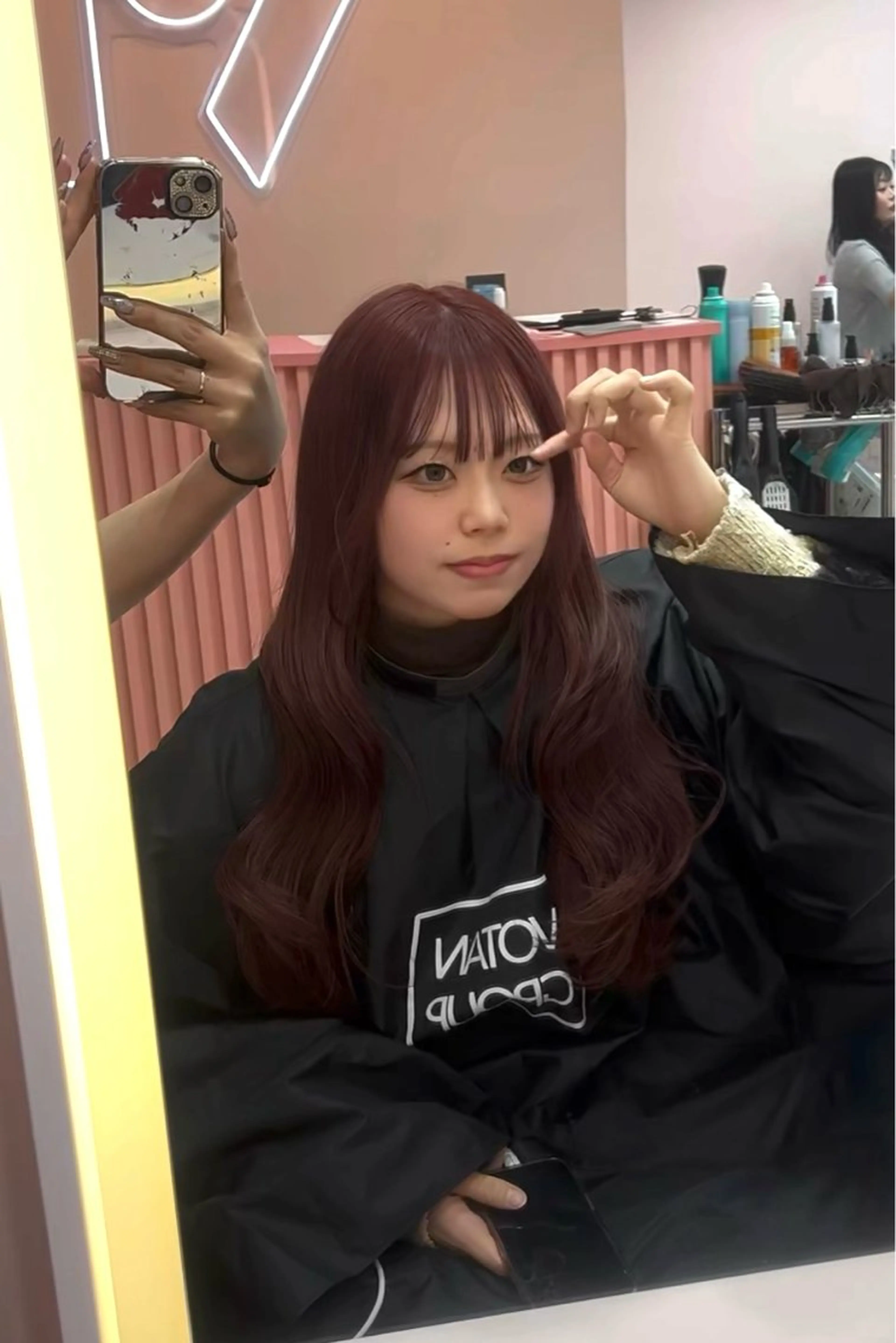 ロング レッドブラウン 原宿／ワンホンヘア SAAYA🖤のヘアスタイル