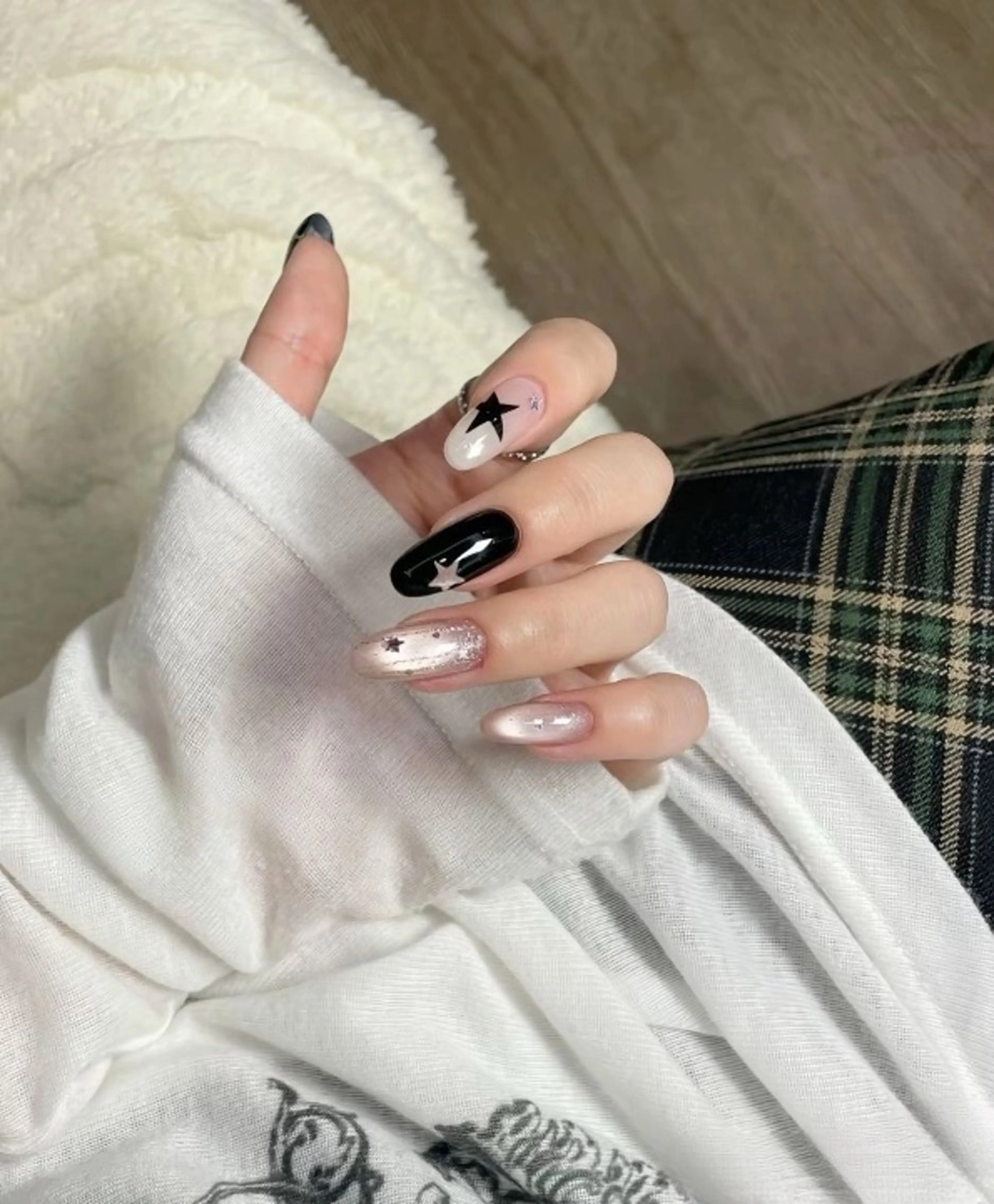 カラー グラデーションカラー ピンクカラー ハンドネイル AIN Nailのネイルデザイン