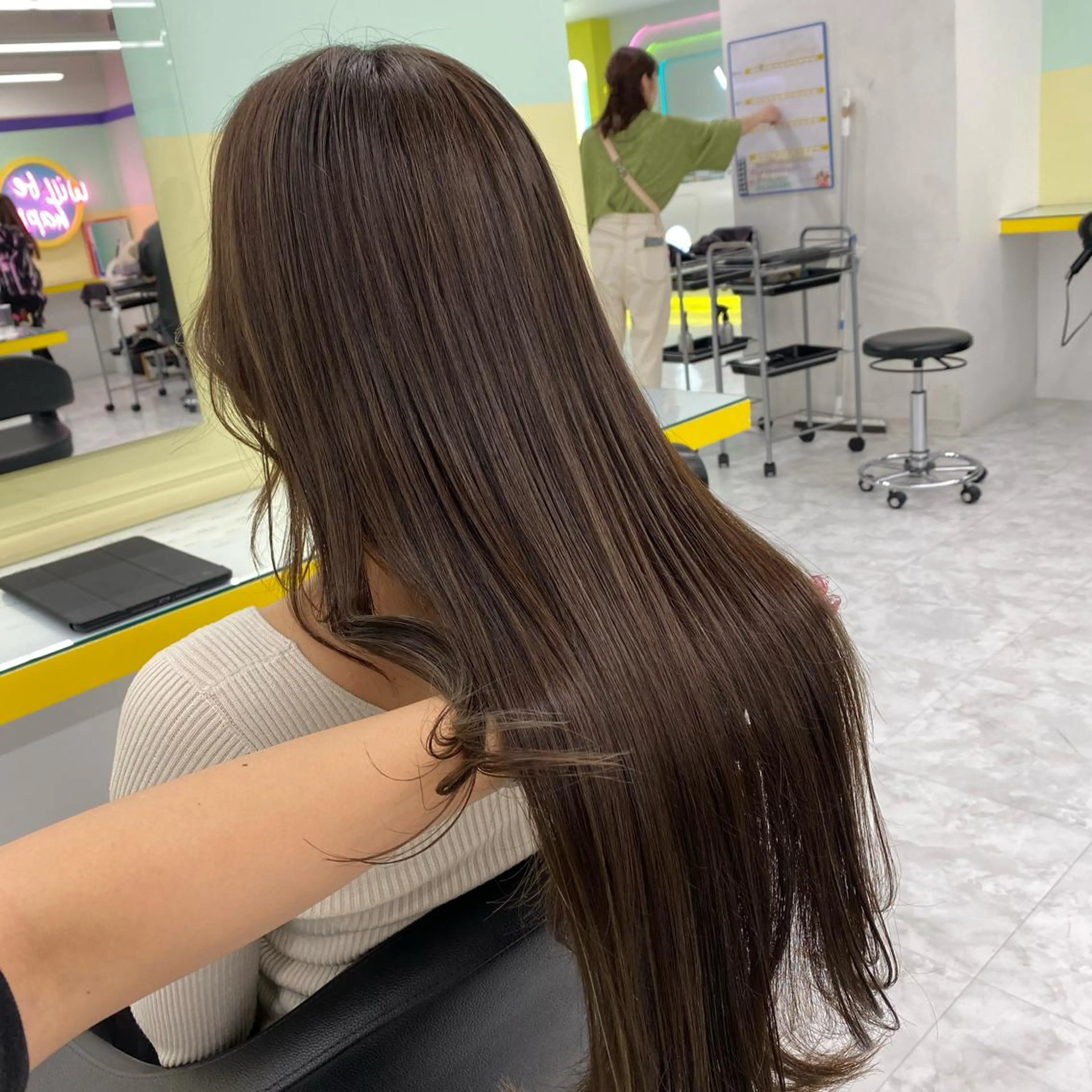 セミロング カラー ヘアアレンジ カット ヘアカラー mai🍑暖色カラー /レイヤー💖のヘアスタイル