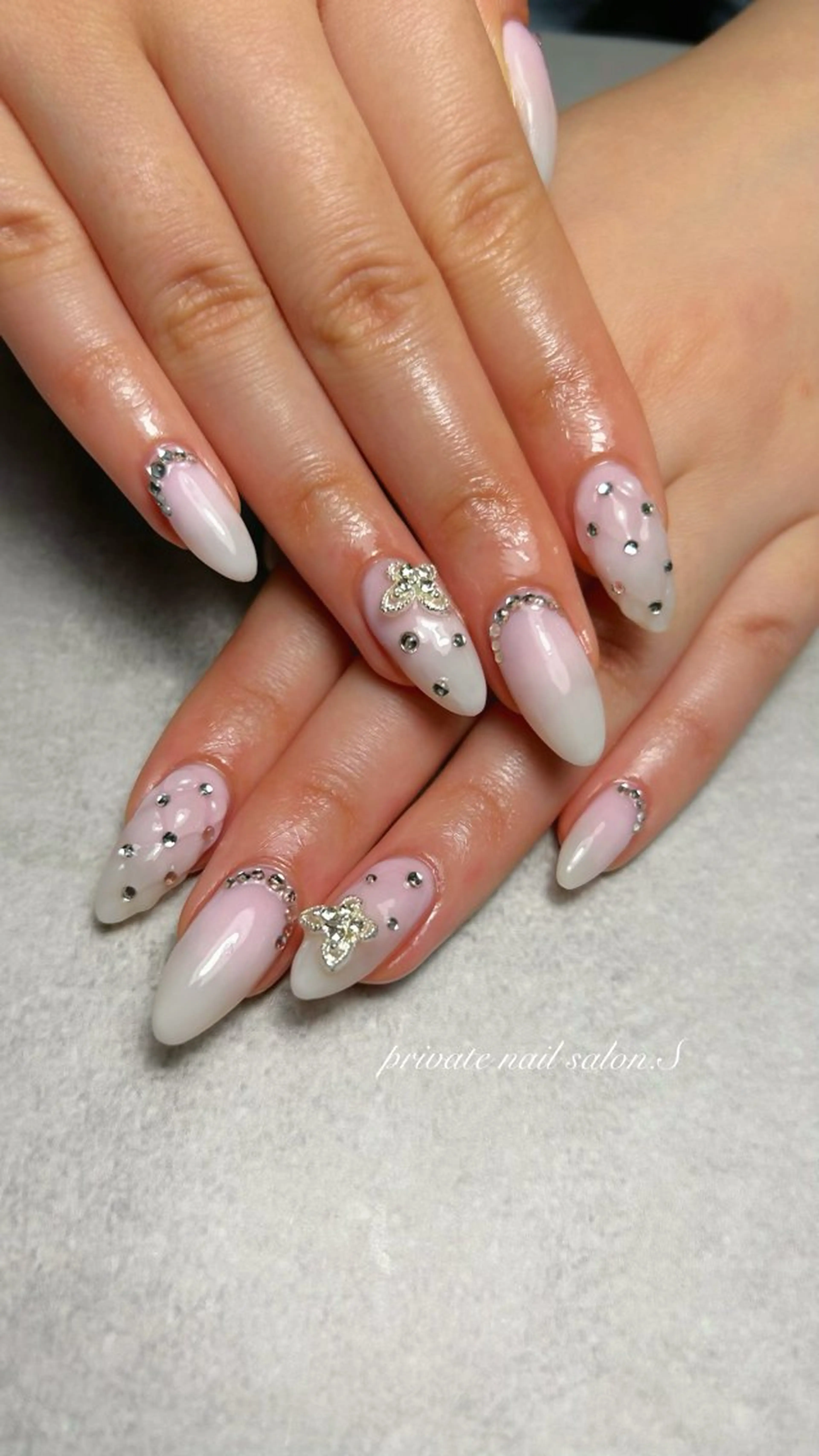 ネイル ジェルネイル 持ち込み スカルプネイル ハンドネイル 関山 志乃のネイルデザイン