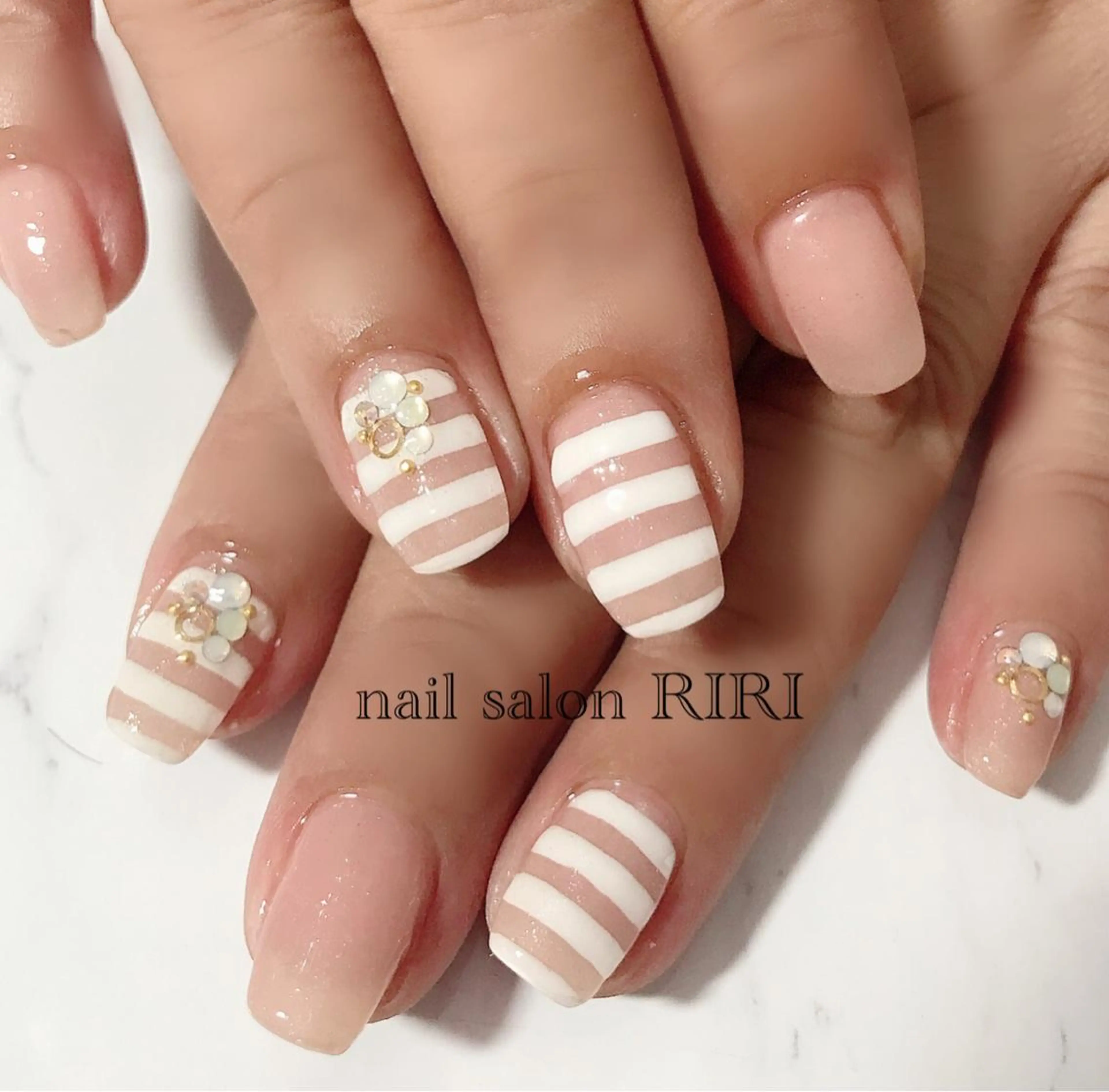 ネイル ボーダー RIRI リリのネイルデザイン