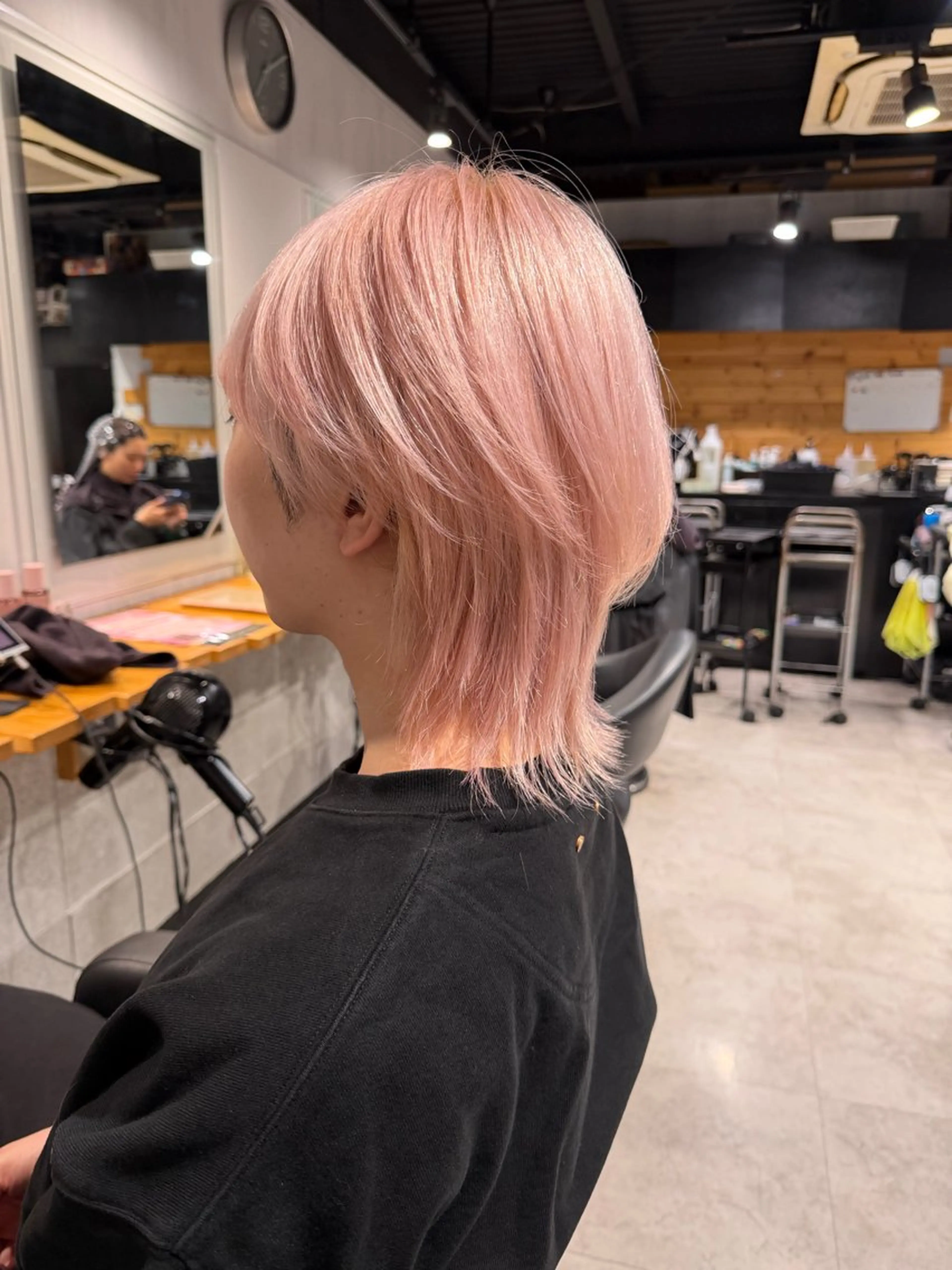ミディアム カラー ブリーチ ヘアカラー トリートメント ヘッドスパ ヘアセット 🦋ハイトーンボブ ショート🦋トシキのヘアスタイル