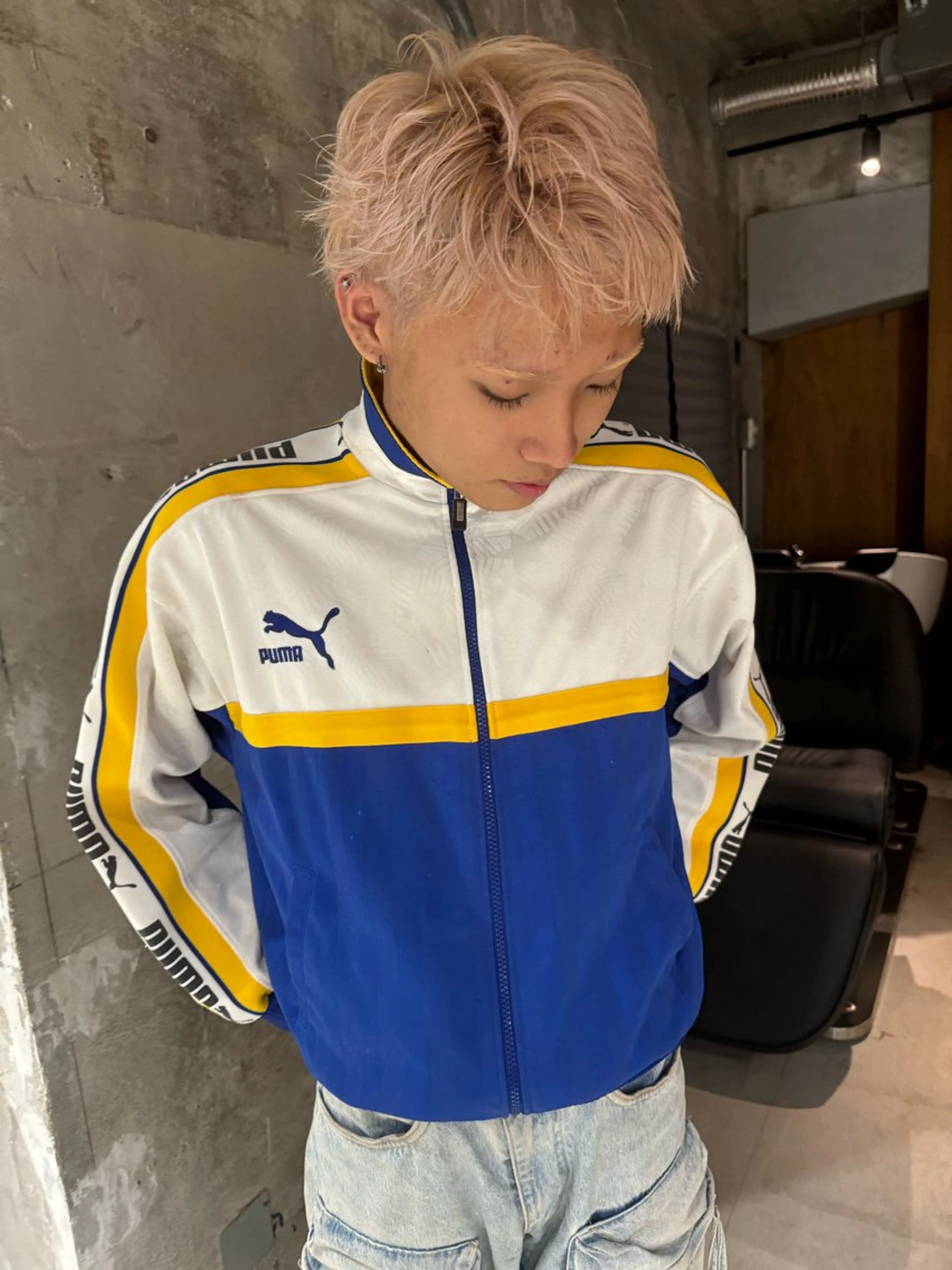 ショート カラー パーマ ヘアアレンジ メンズ メンズバレイヤージュ メンズブリーチ センターパート フェザーパーマ メンズハイライト ヘアカラー メンズ特化 しゅうへいのヘアスタイル