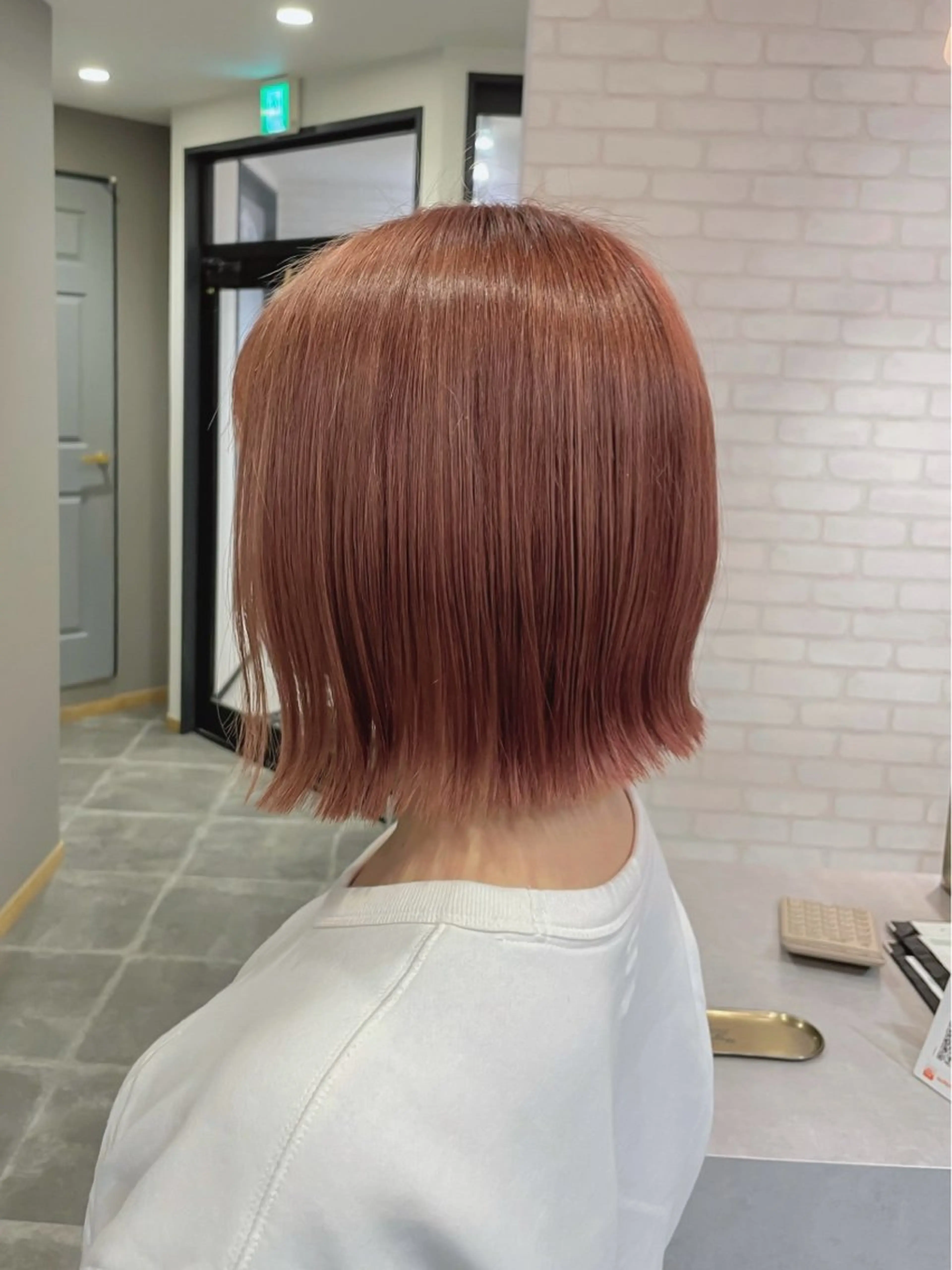 ミディアム カラー カット ヘアカラー トリートメント 西村 れいのヘアスタイル