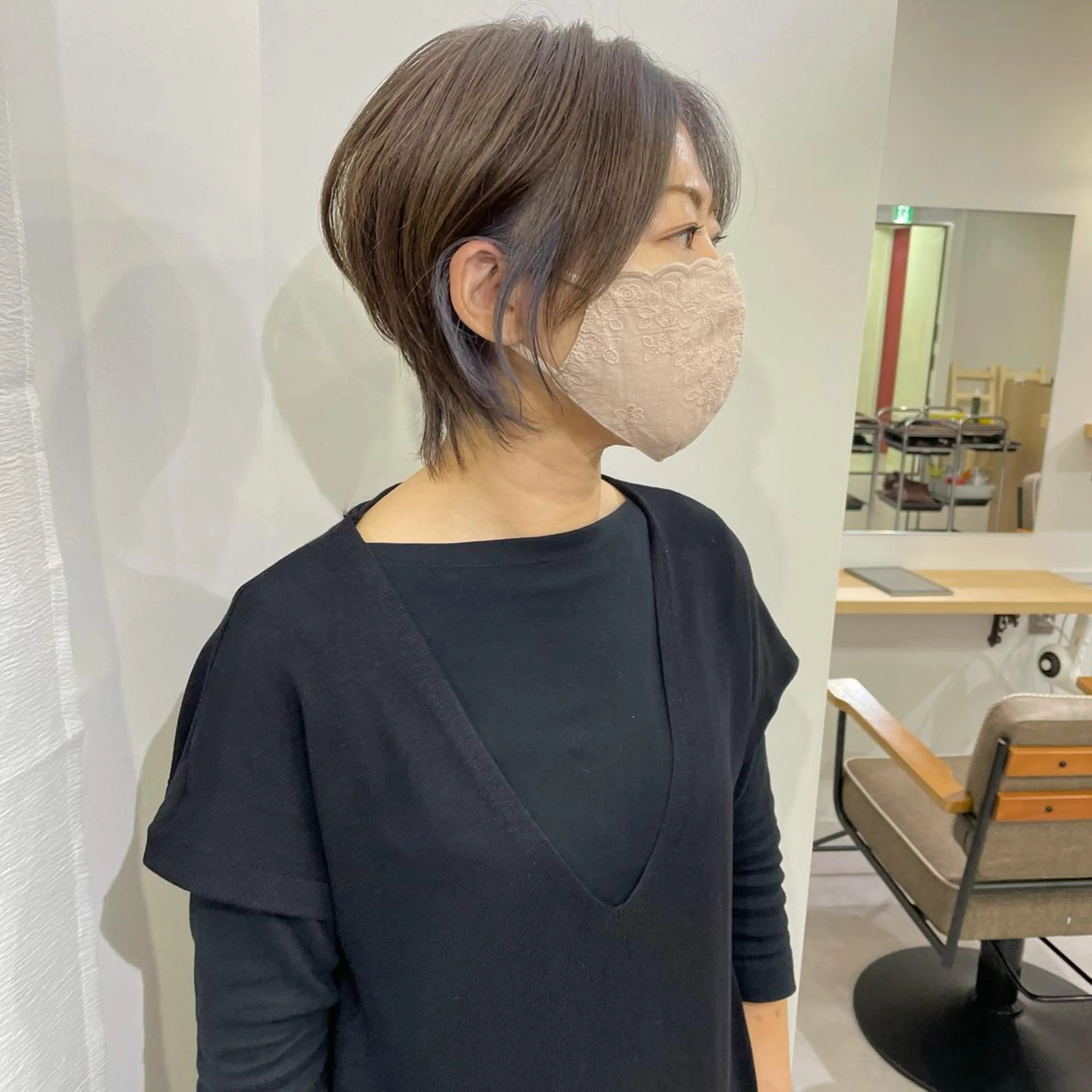 ショート カラー インナーカラー ショートヘア ウルフカット ショート　ボブ メンズ　パーマのヘアスタイル