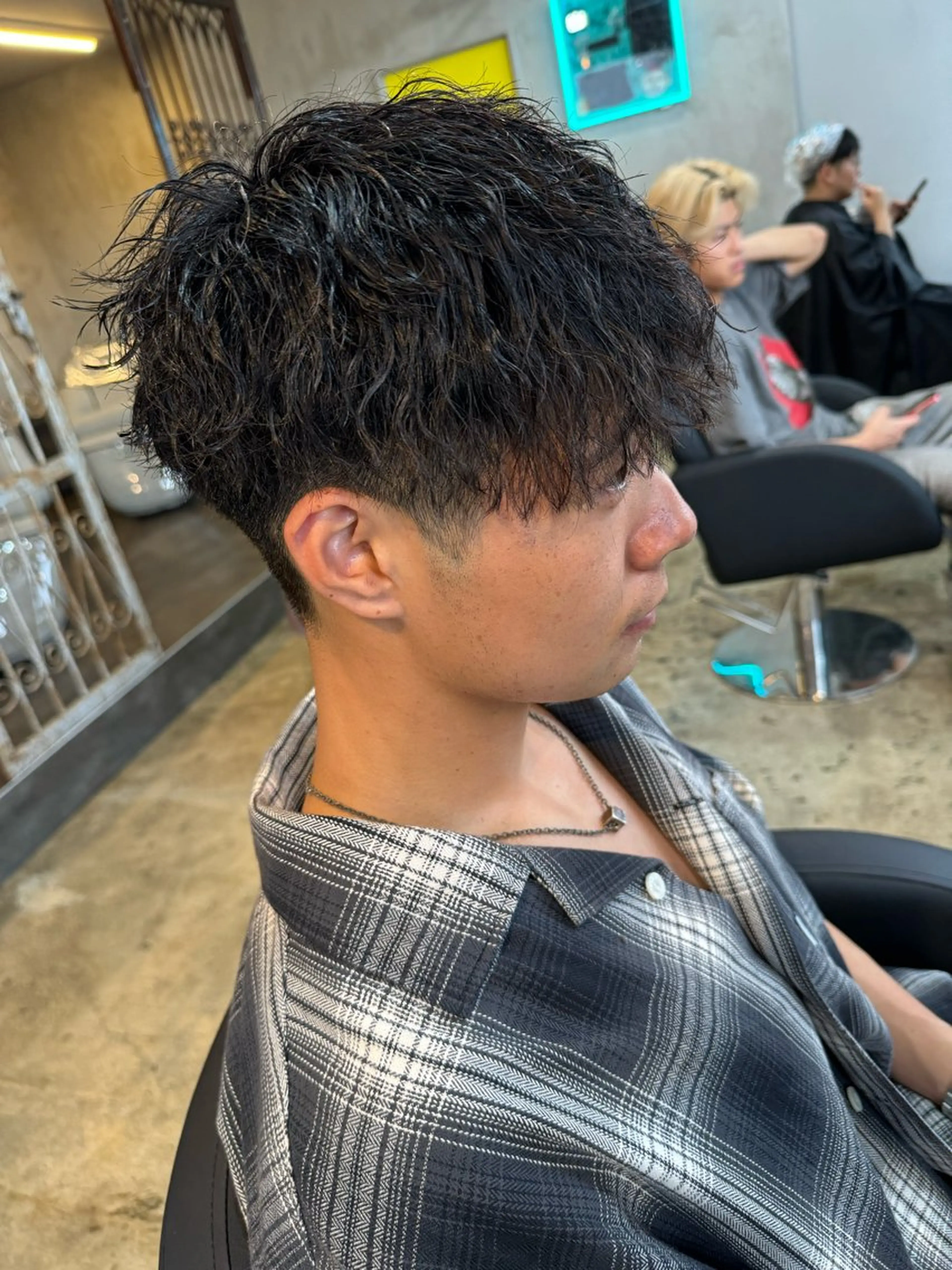 ショート パーマ メンズ メンズパーマ ツイストスパイラルパーマ スパイラルパーマ カット パーマ 🔥メンズ圧倒的人気 ROOOMEN松田隆のヘアスタイル