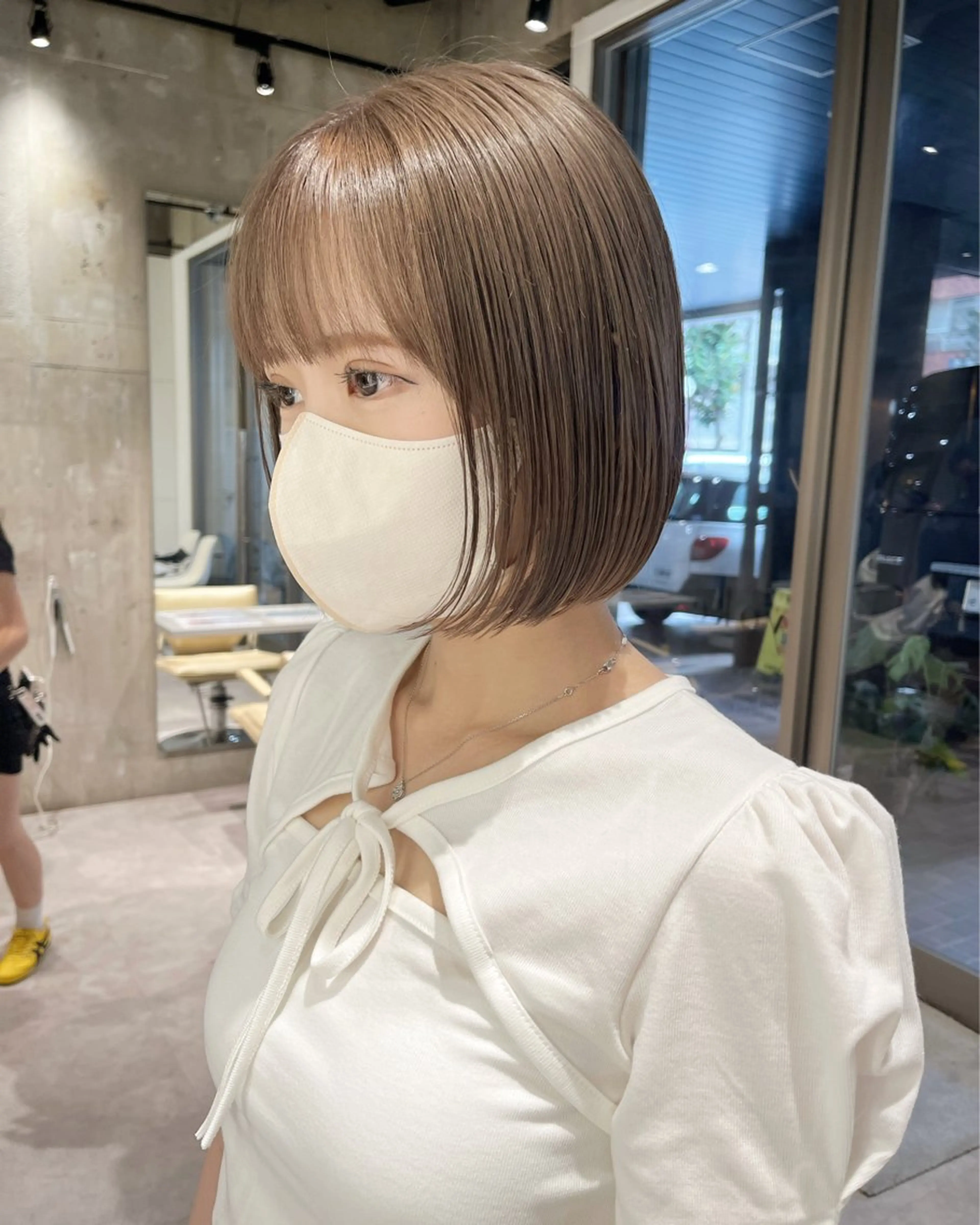 ショート カラー グレージュ ミルクティーグレージュ iLi 《イリ》のヘアスタイル