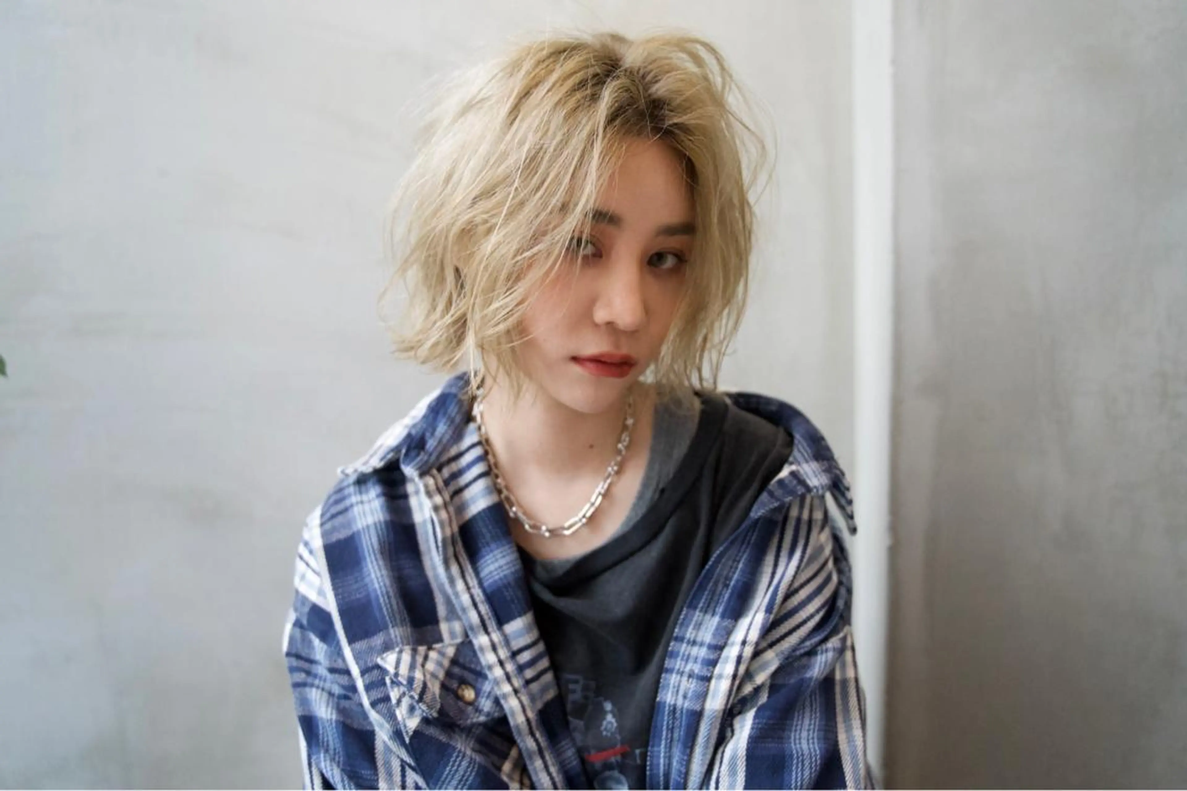 ショート カラー ヘアアレンジ ブロンド ホワイトブロンド TOMO GEEKS代表のヘアスタイル