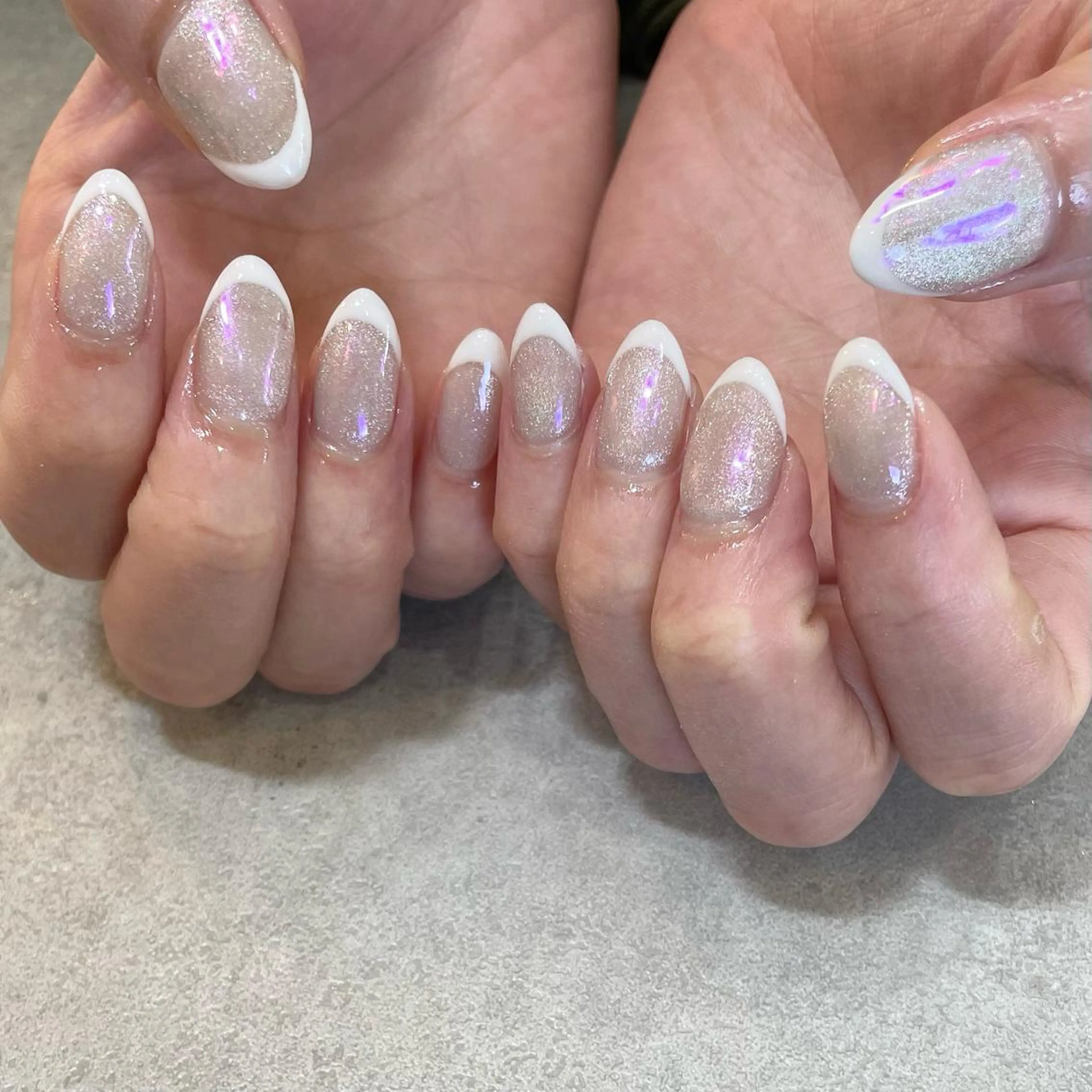 ネイル オーロラネイル フレンチネイル マグネットネイル マグネットフレンチ Nail Salon Gummi.のネイルデザイン