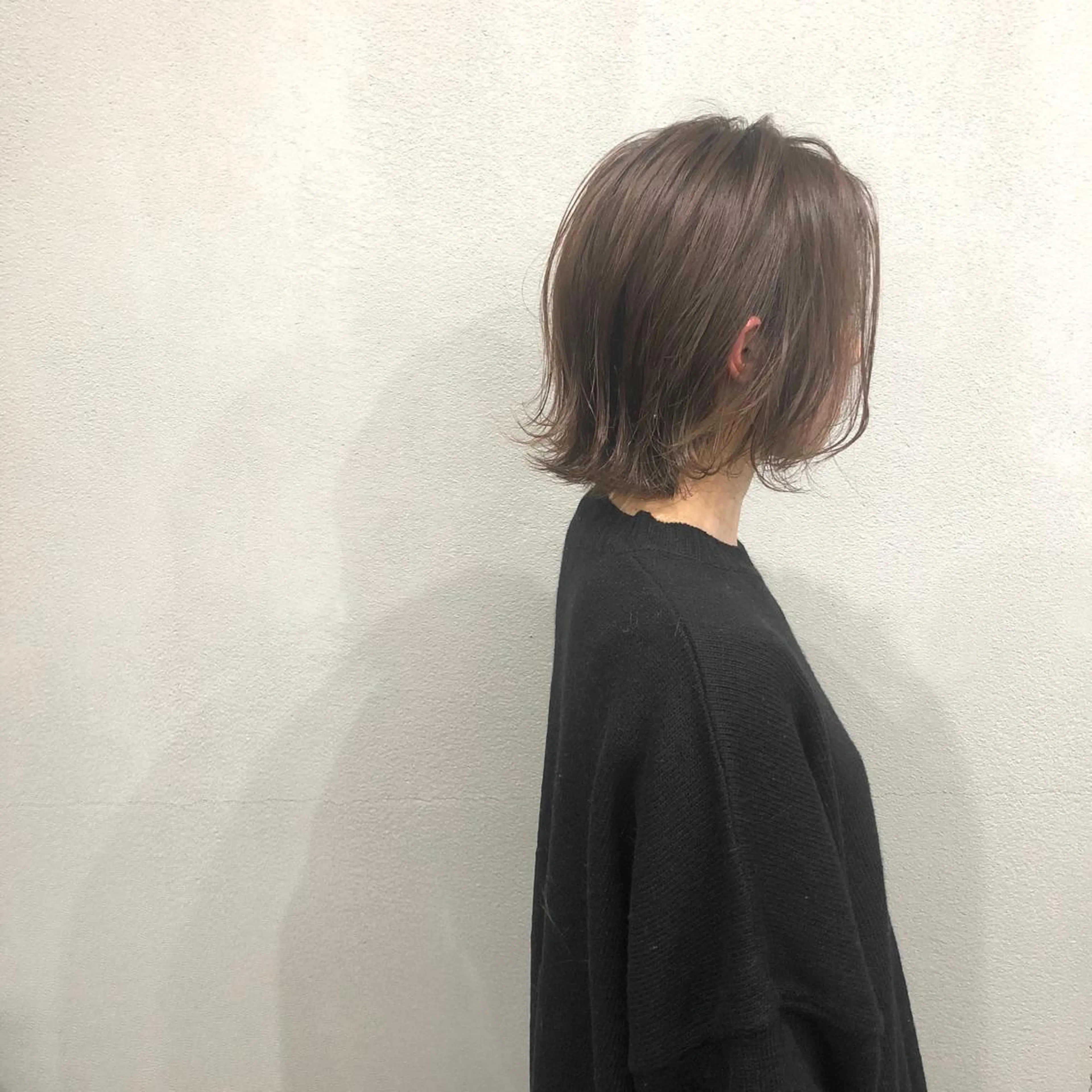 ショート カラー 切りっぱなしボブ アッシュ オリーブアッシュ ボブ 外ハネヘア カット ヘアカラー トリートメント ショート/ボブ/ 白髪染め/メンズ葛西のヘアスタイル