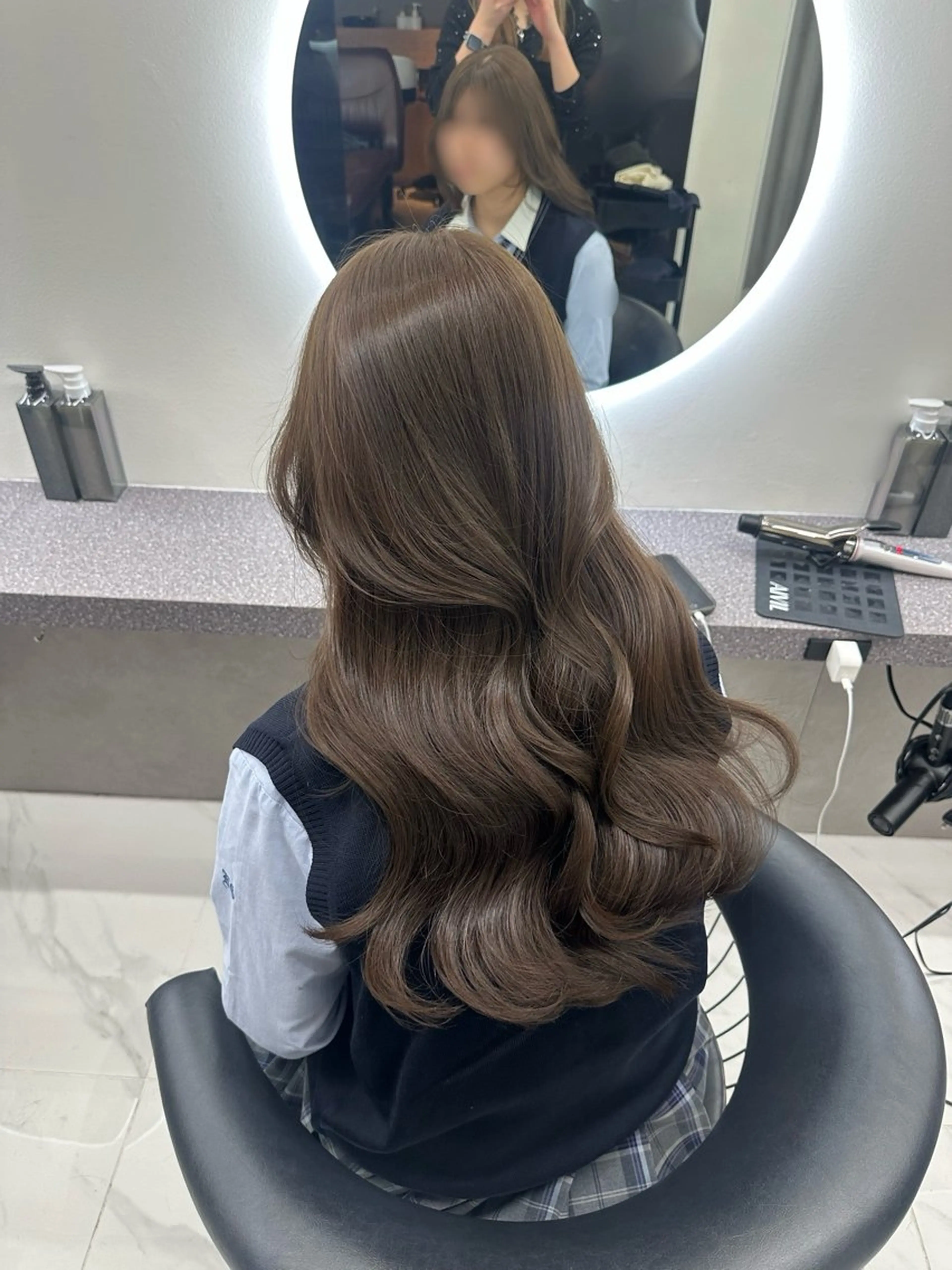 ロング カラー 透明感カラー グレージュ オリーブグレージュ オリーブグレー カット ヘアカラー 塩入ひろの、韓国ヘア 梅田/束感まつ毛のヘアスタイル