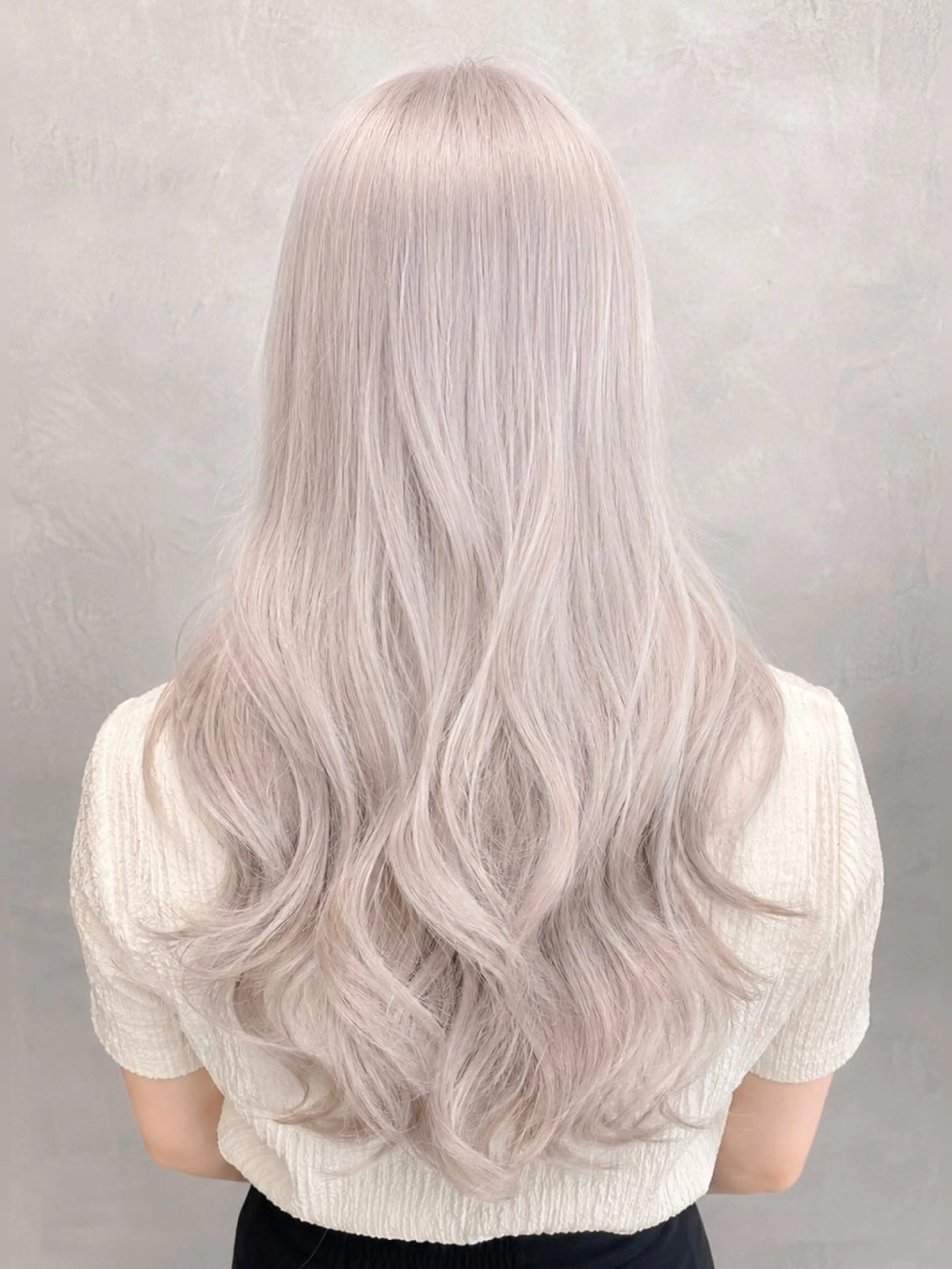 ロング カット ヘアカラー トリートメント wool TOKYO けいご[ブリーチ]のヘアスタイル