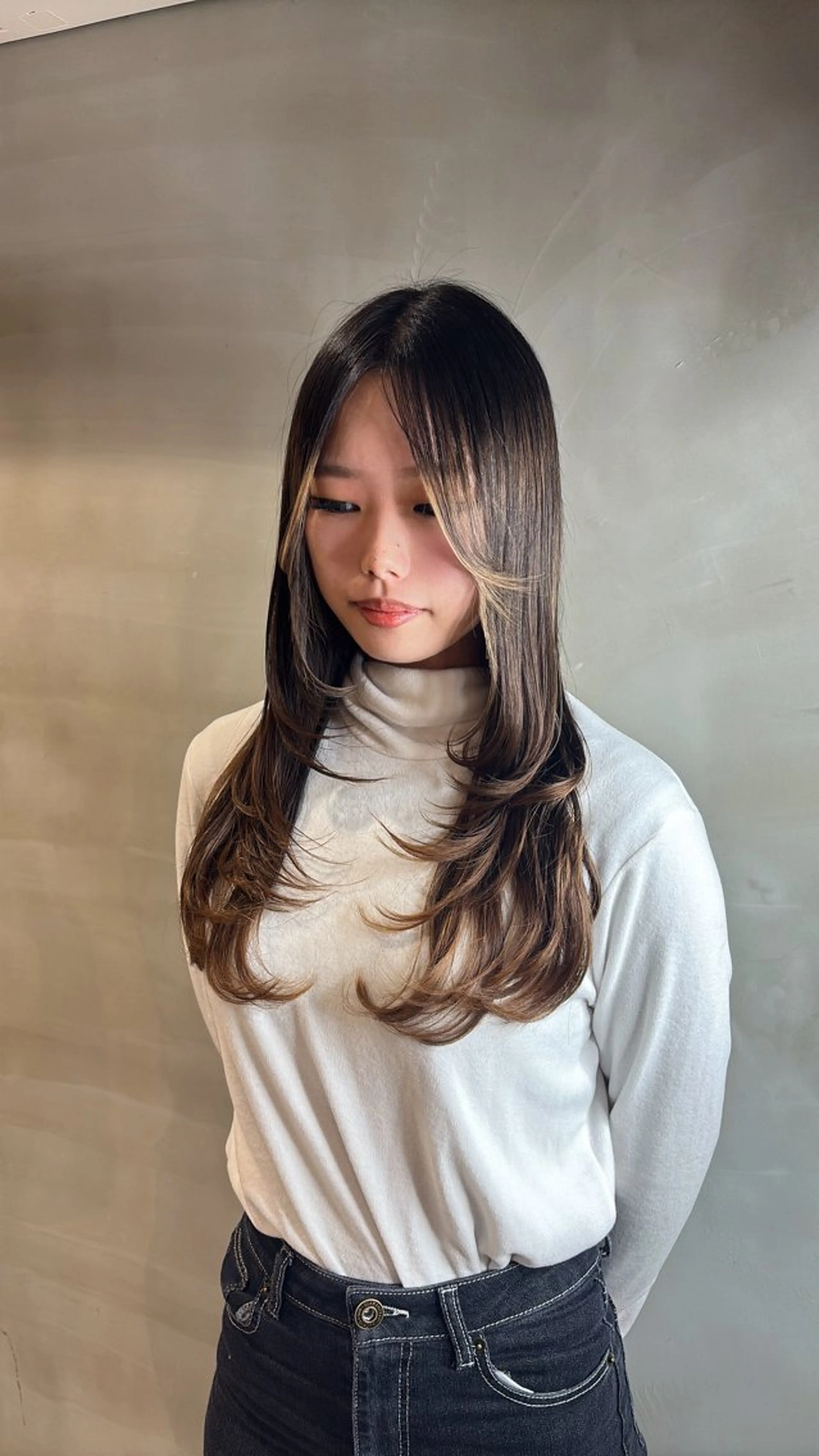 ロング レイヤーカット 日比野 紅杏のヘアスタイル