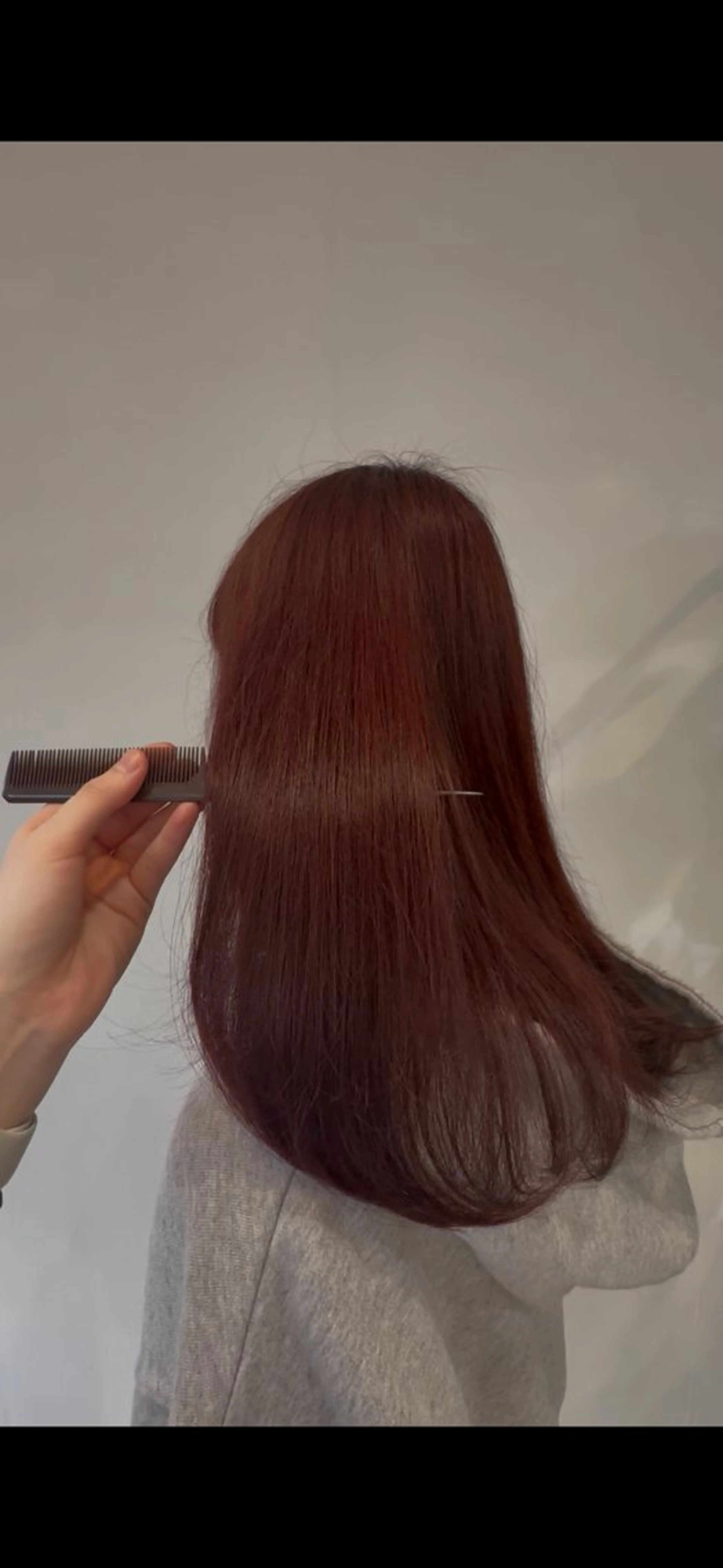 ロング カラー レッドカラー ヘアカラー 髙木 千惺のヘアスタイル