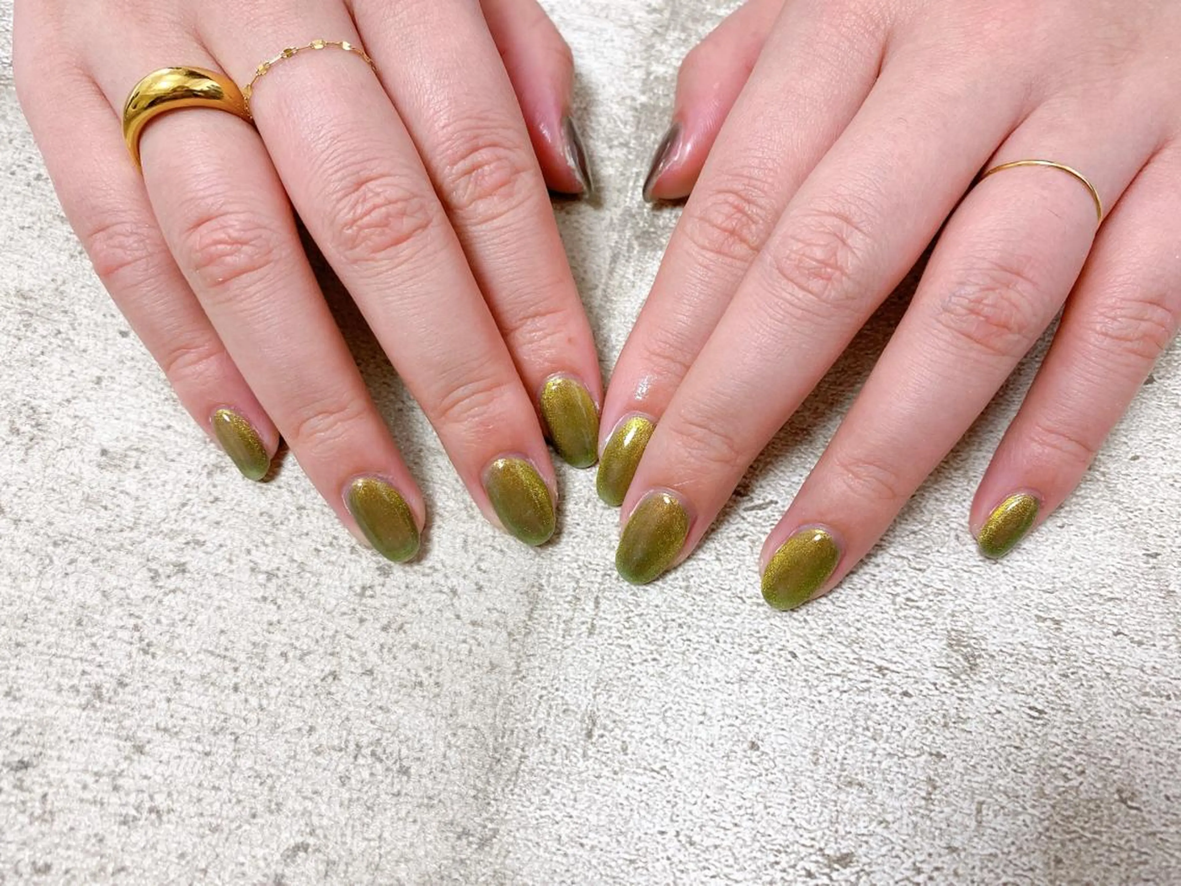 ネイル ゴールド マグネットネイル ハンドネイル mogunail &blowのネイルデザイン