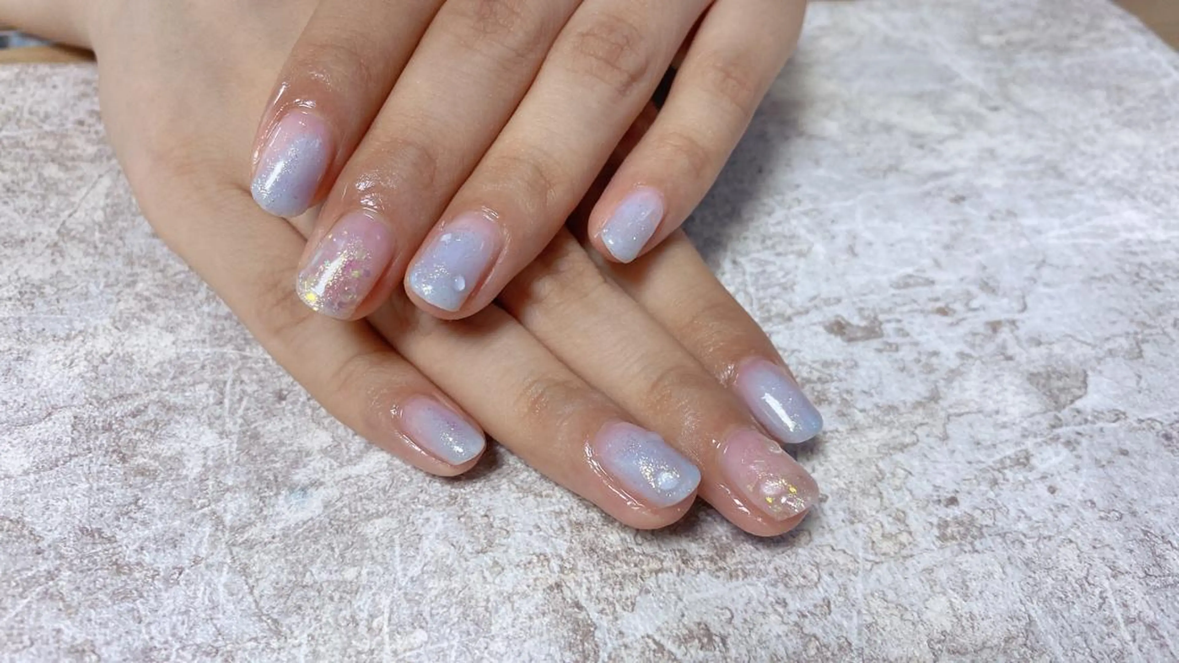 ネイル mogunail &blowのネイルデザイン