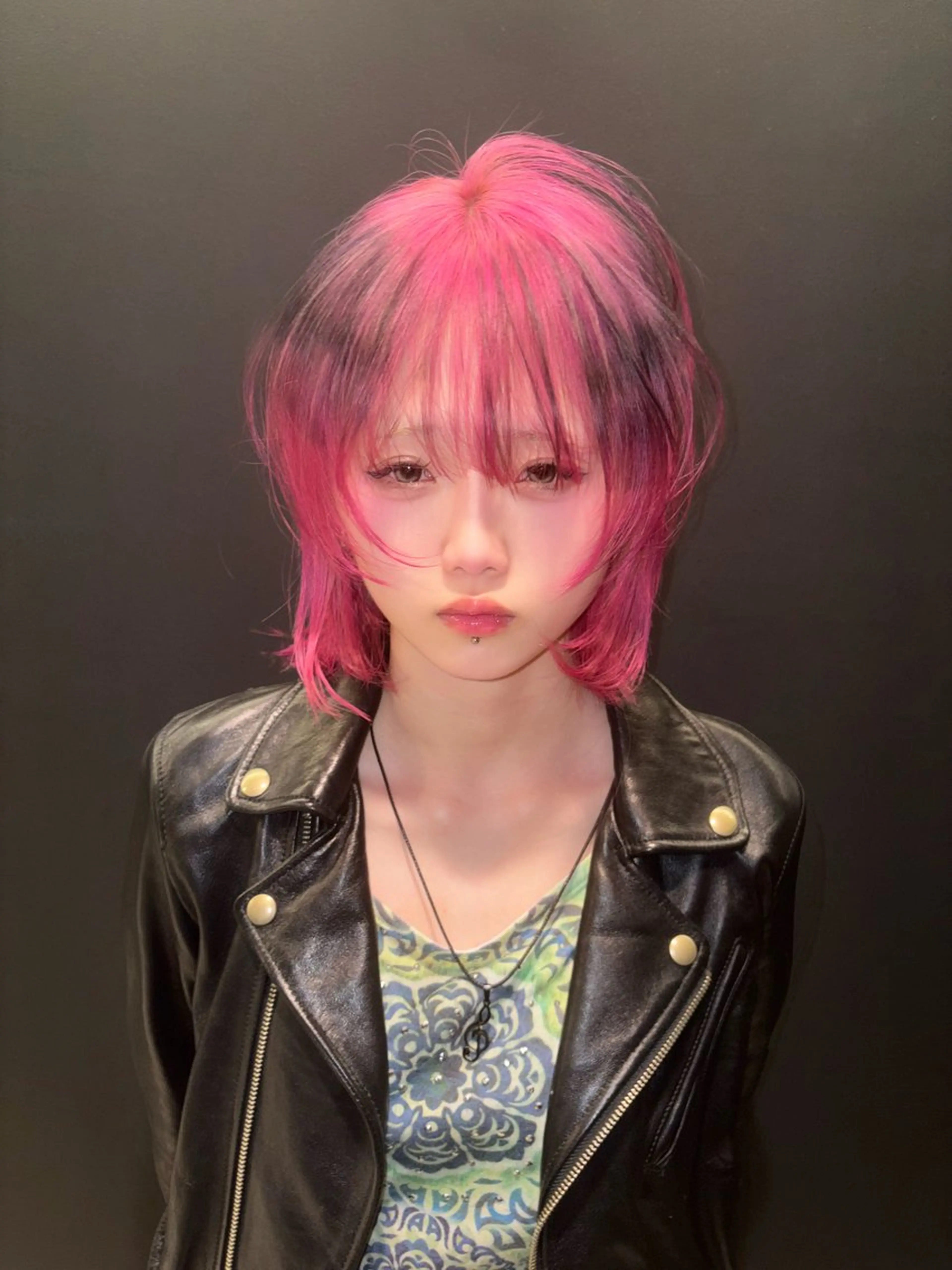 ショート カラー ブロンド ピンクカラー カット ヘアカラー トリートメント jyui/原宿 ハイトーン/デザインのヘアスタイル