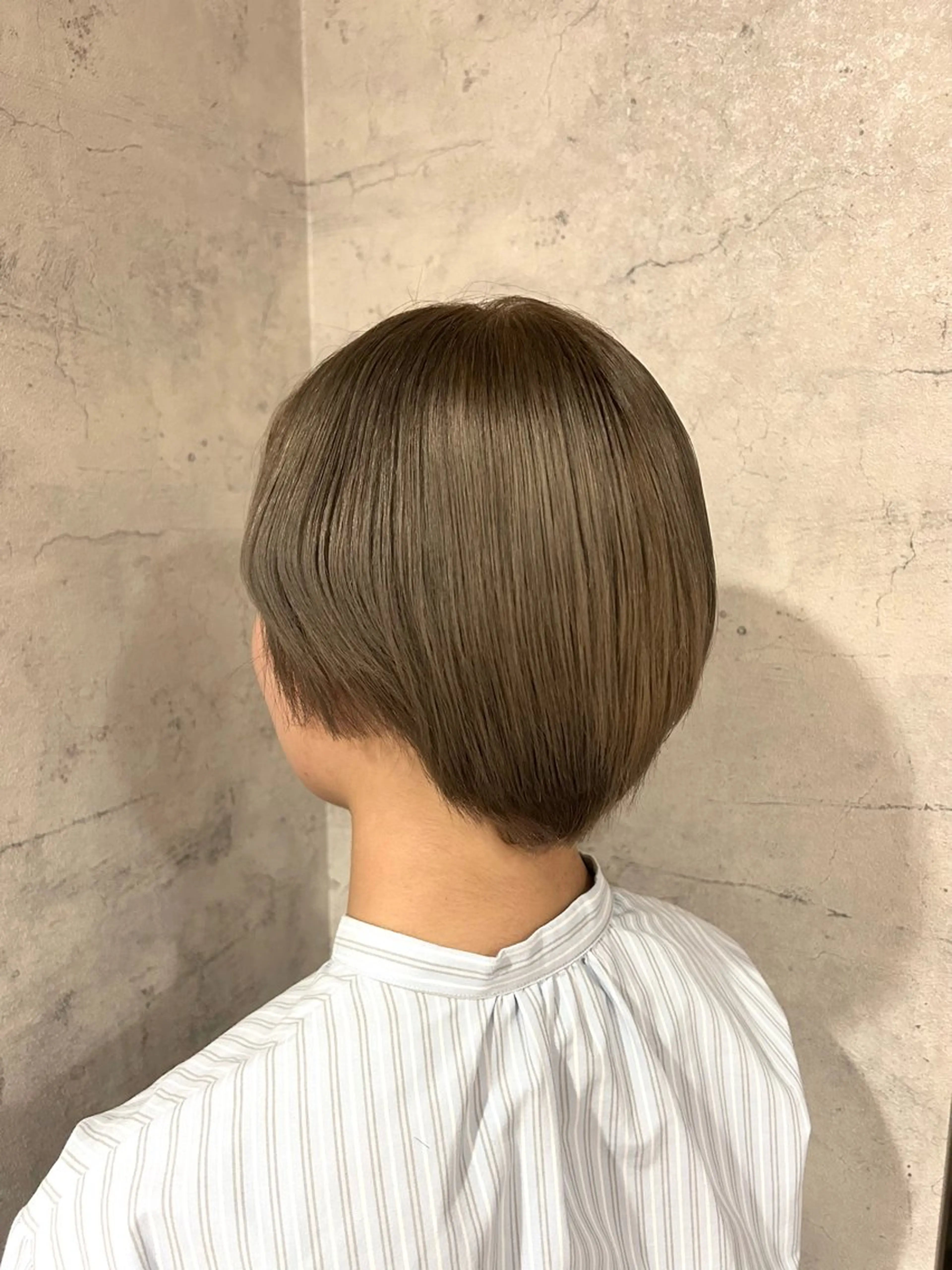 ショート カラー ベージュカラー ブリーチ ケアブリーチ ヘアカラー トリートメント パーソナルカラー 診断🍀マリンのヘアスタイル