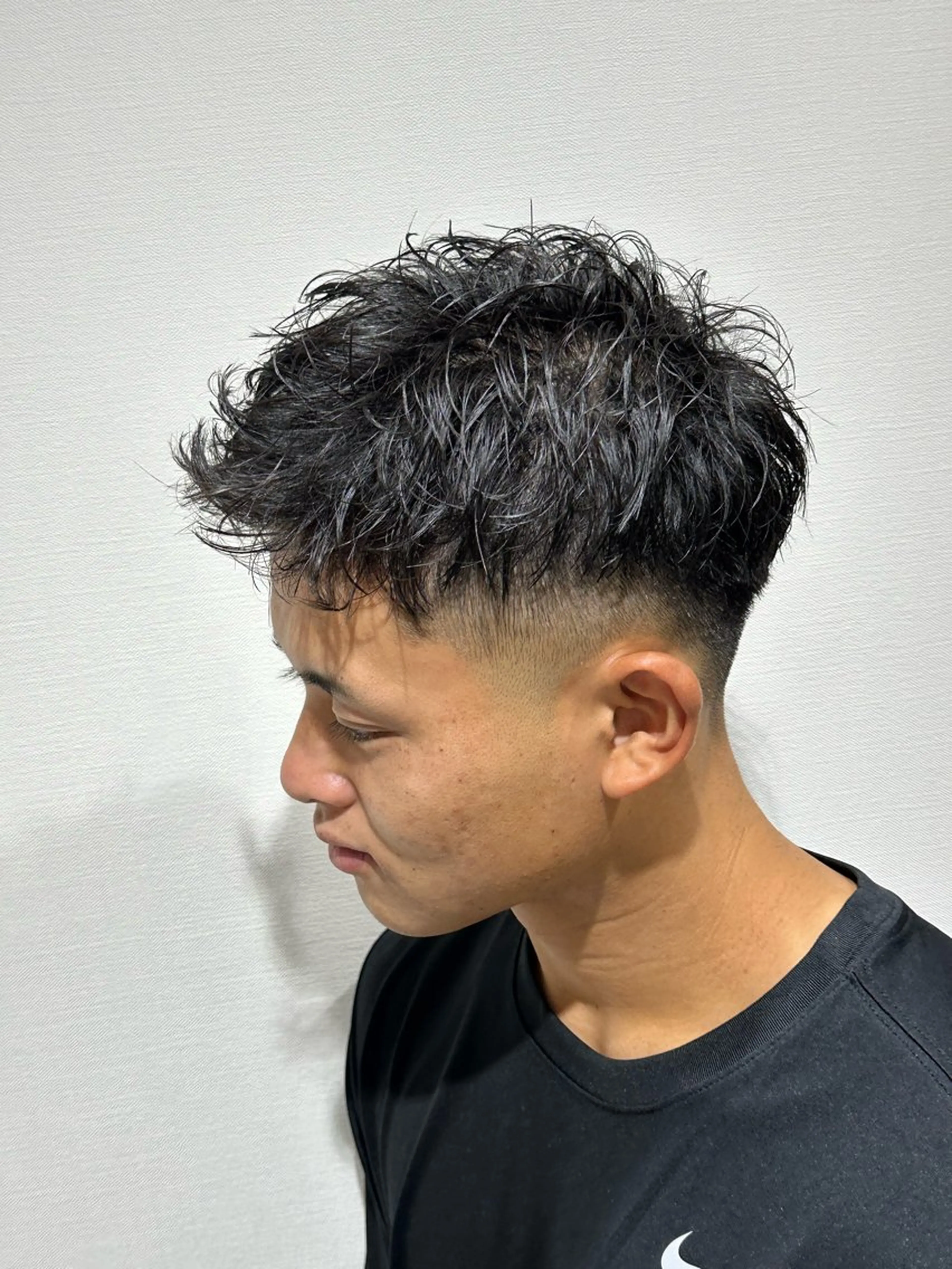 ショート メンズ アップバング フェードカット くせ毛 ショートヘア カット メンズ専門美容師／ メンズパーマ／森口のヘアスタイル