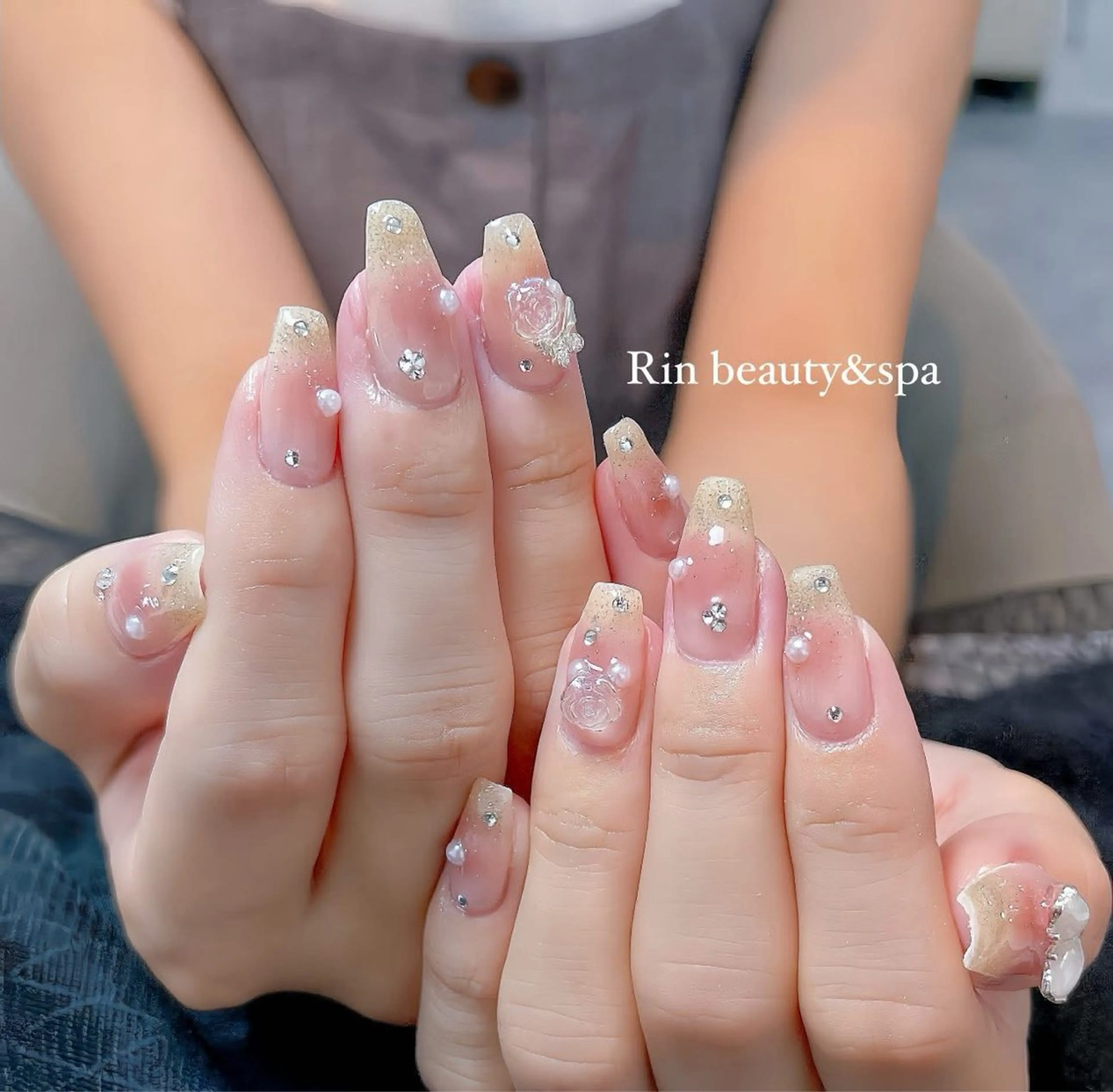 ネイル チークネイル フレンチネイル ガラスフレンチ グラデーション キラキラネイル ハンドネイル Rin Nail 新大久保店のネイルデザイン