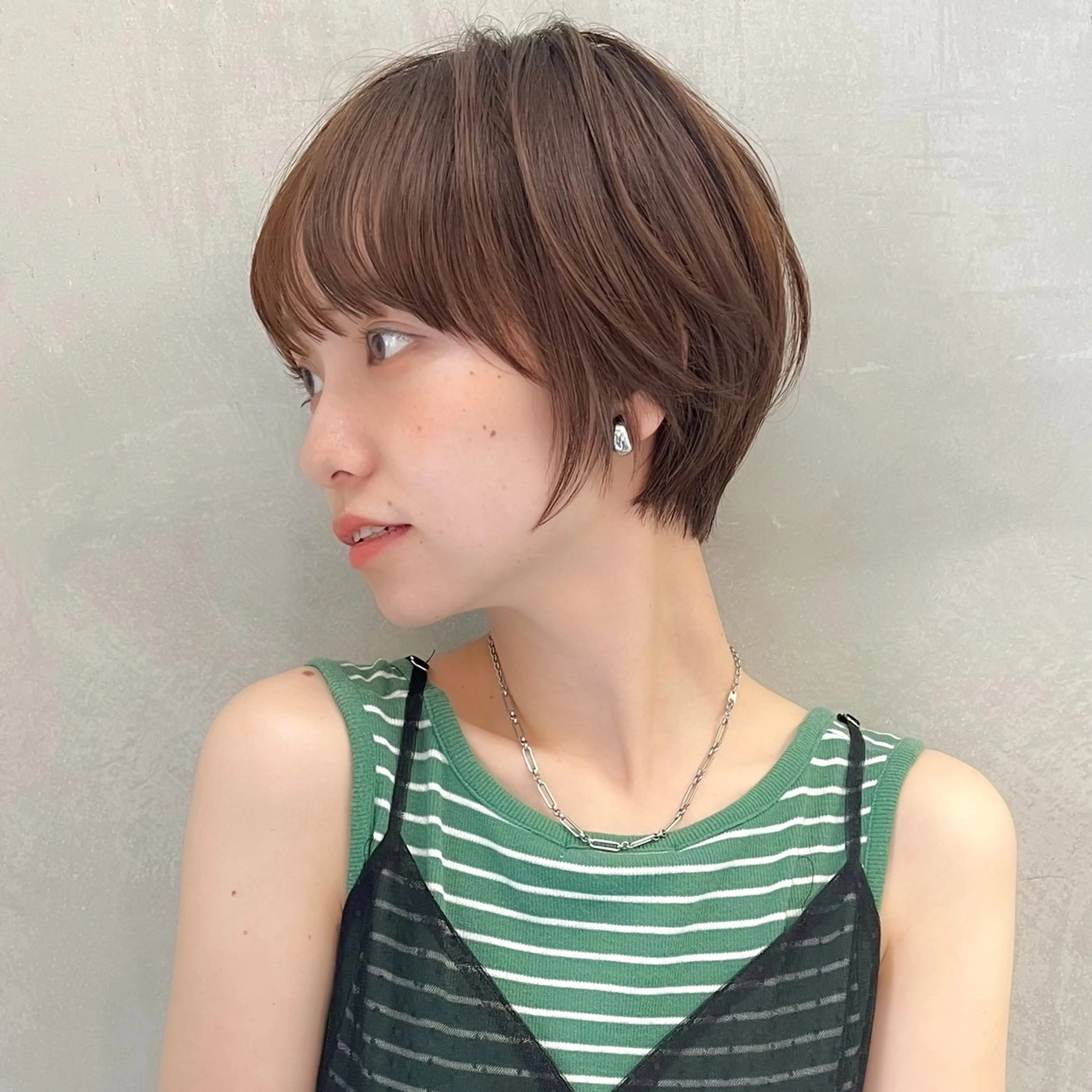 ショート オリーブカラー/みづ き/ボブパーマ🤍のヘアスタイル