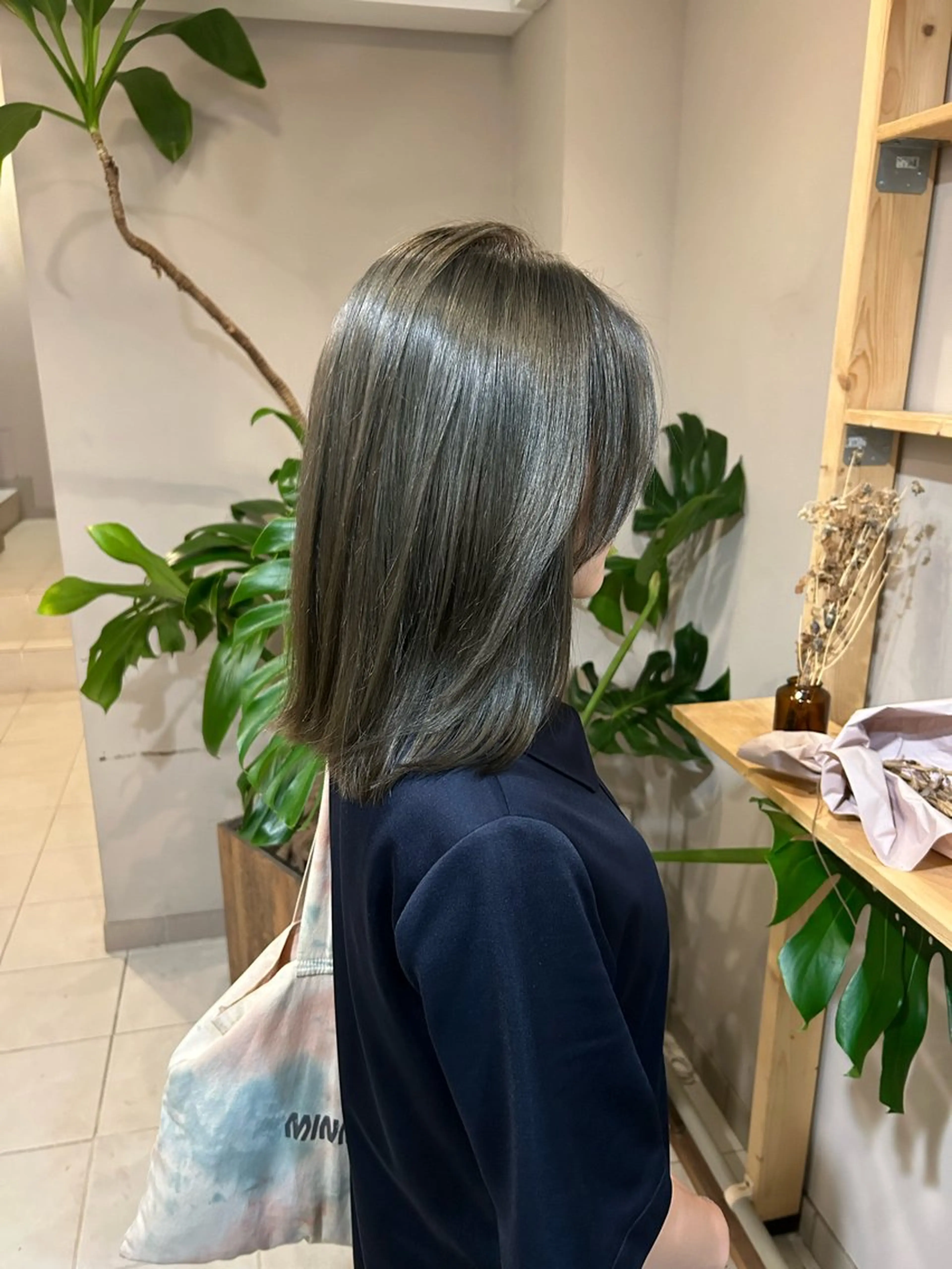 ミディアム カラー ダブルカラー グレージュ オリーブグレージュ オリーブグレー LOuNICA銀座所属・透明感/ニュアンス/ 似合わせ/yasuのヘアスタイル