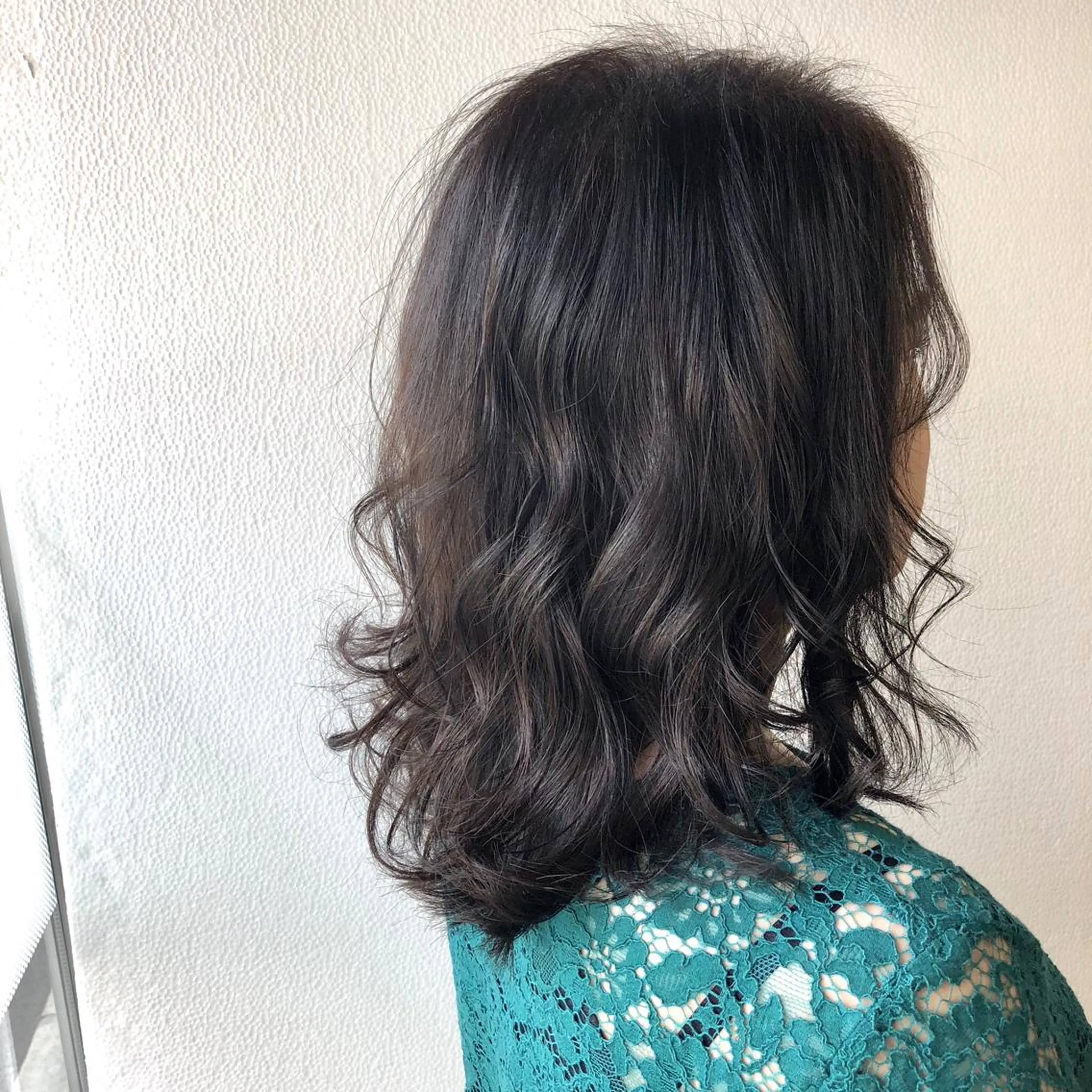 ミディアム カラー 菅沢 奈生のヘアスタイル