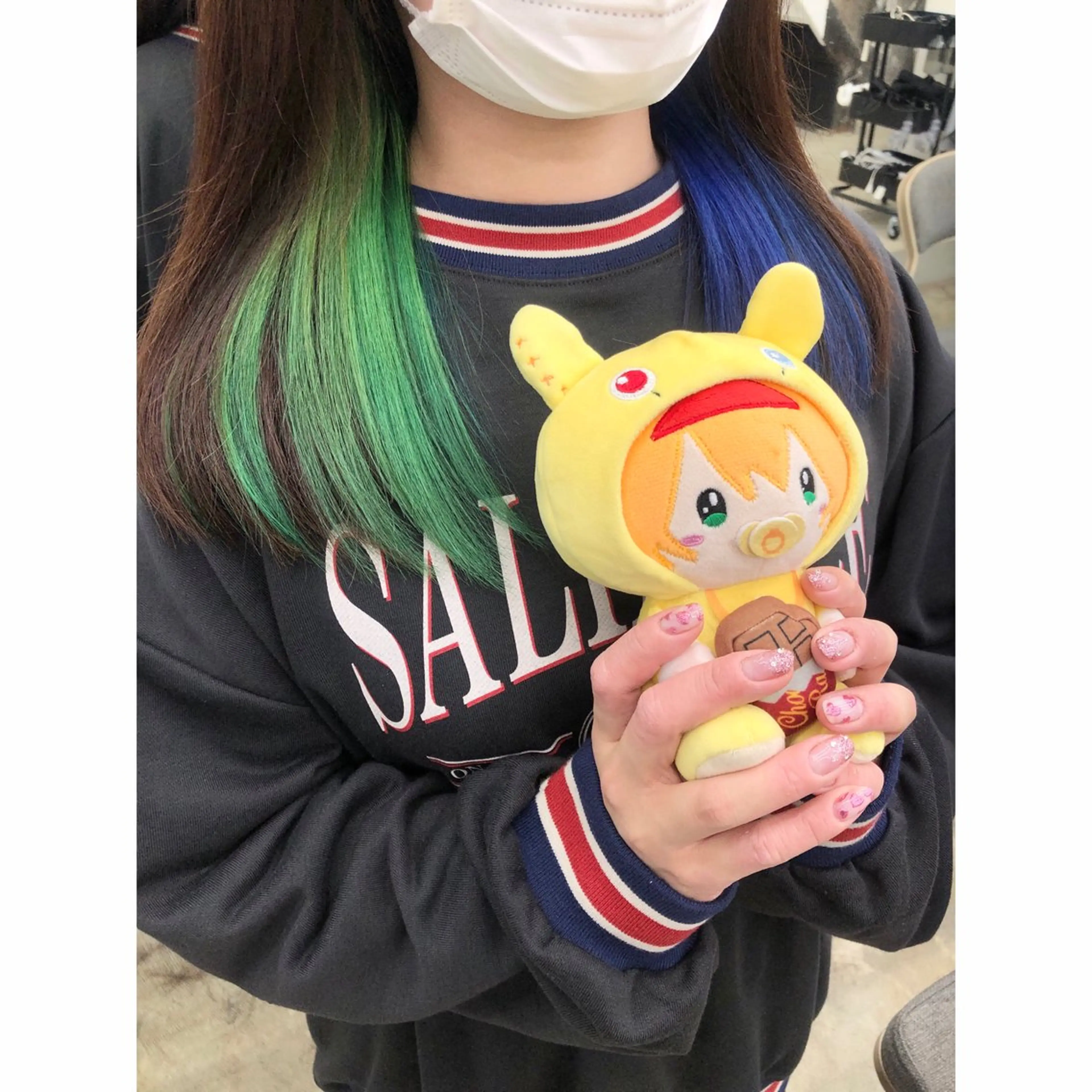 セミロング カラー 推しカラー✨ オタク美容師ユウカのヘアスタイル