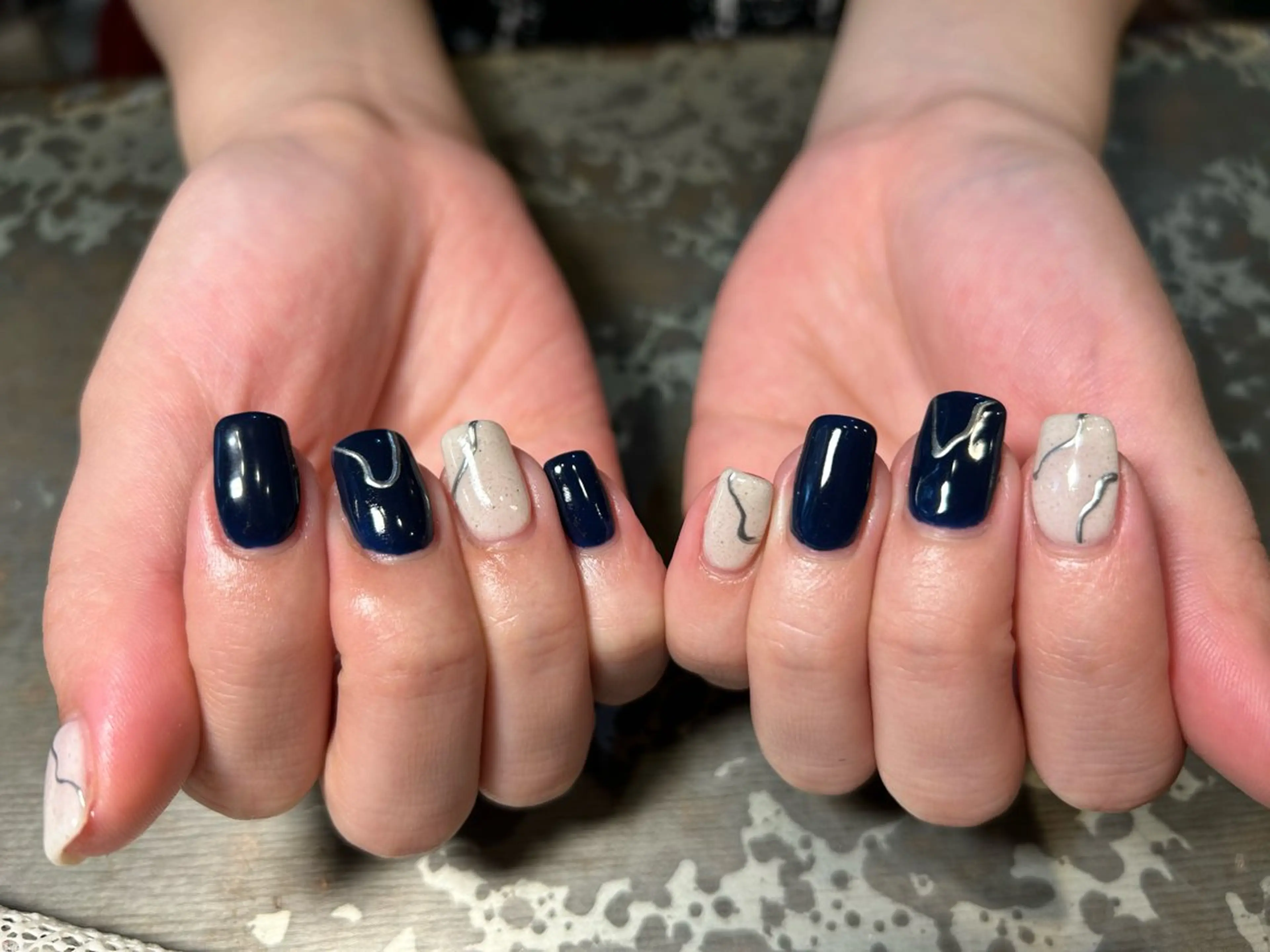 ネイル アートネイル ネイビー ニュアンスネイル ハンドネイル ハンドケア ＊ misa ＊のネイルデザイン